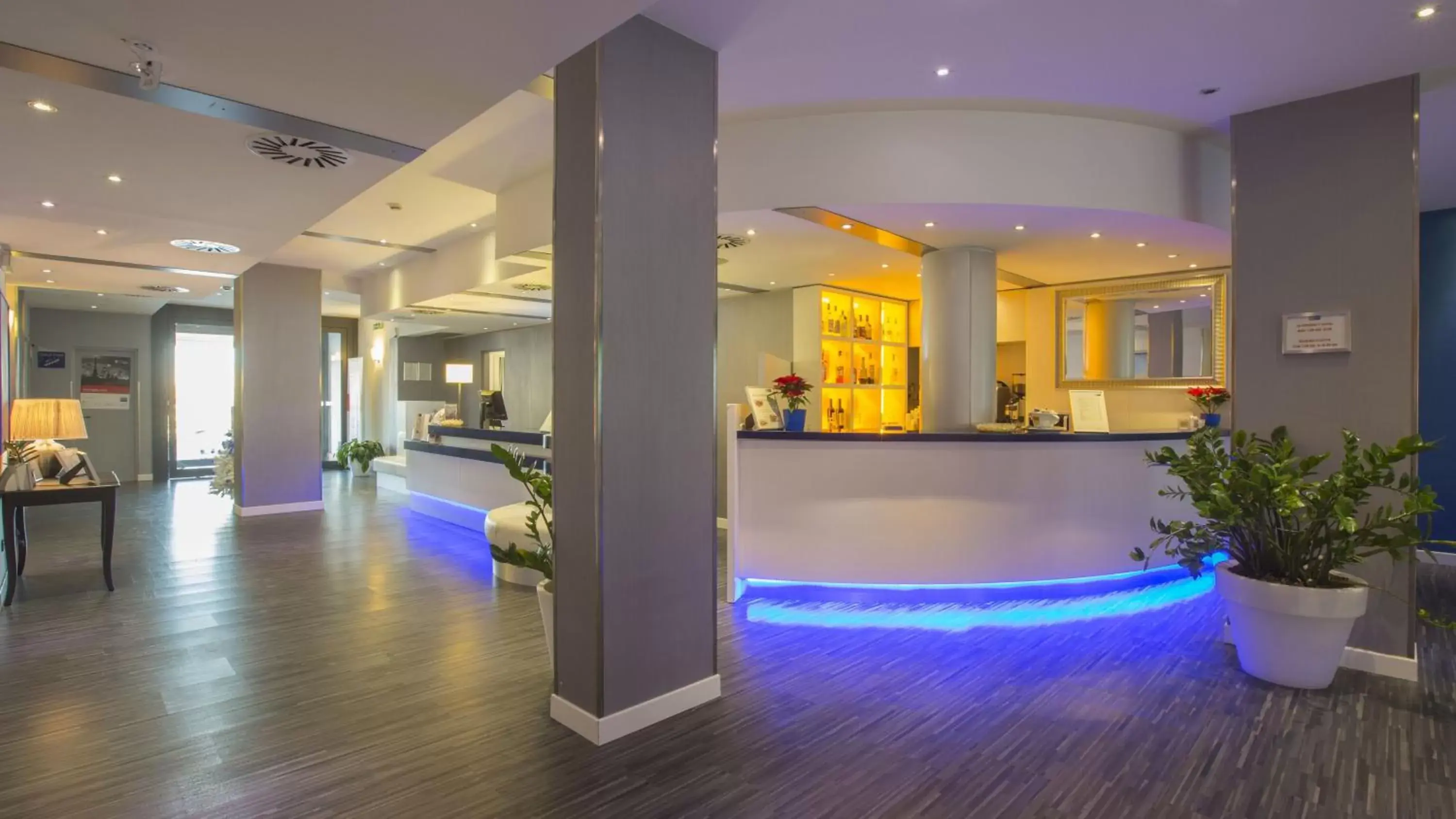 Lounge or bar, Lobby/Reception in GP Hotel