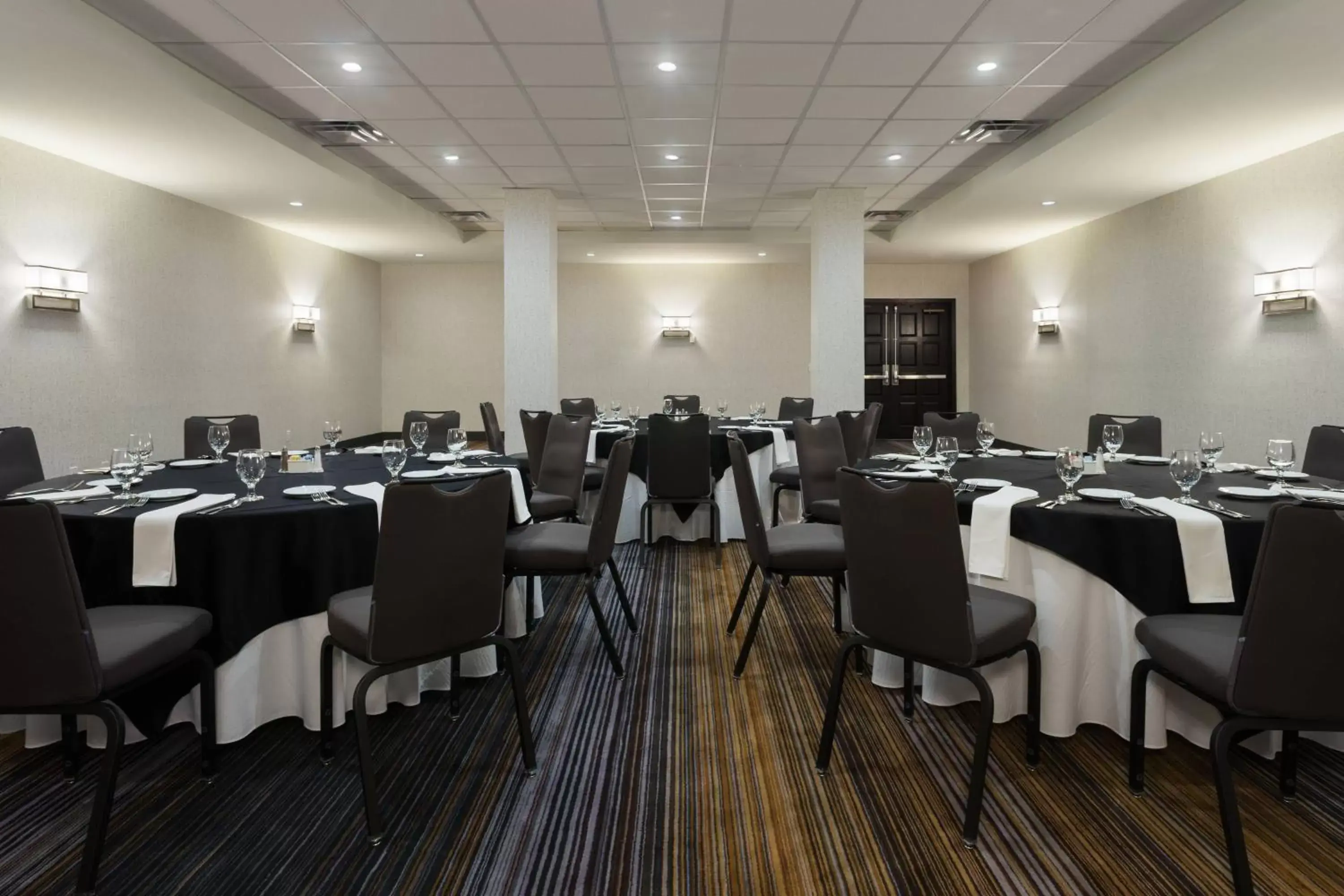 Meeting/conference room, Restaurant/Places to Eat in Santa Ynez Valley Marriott