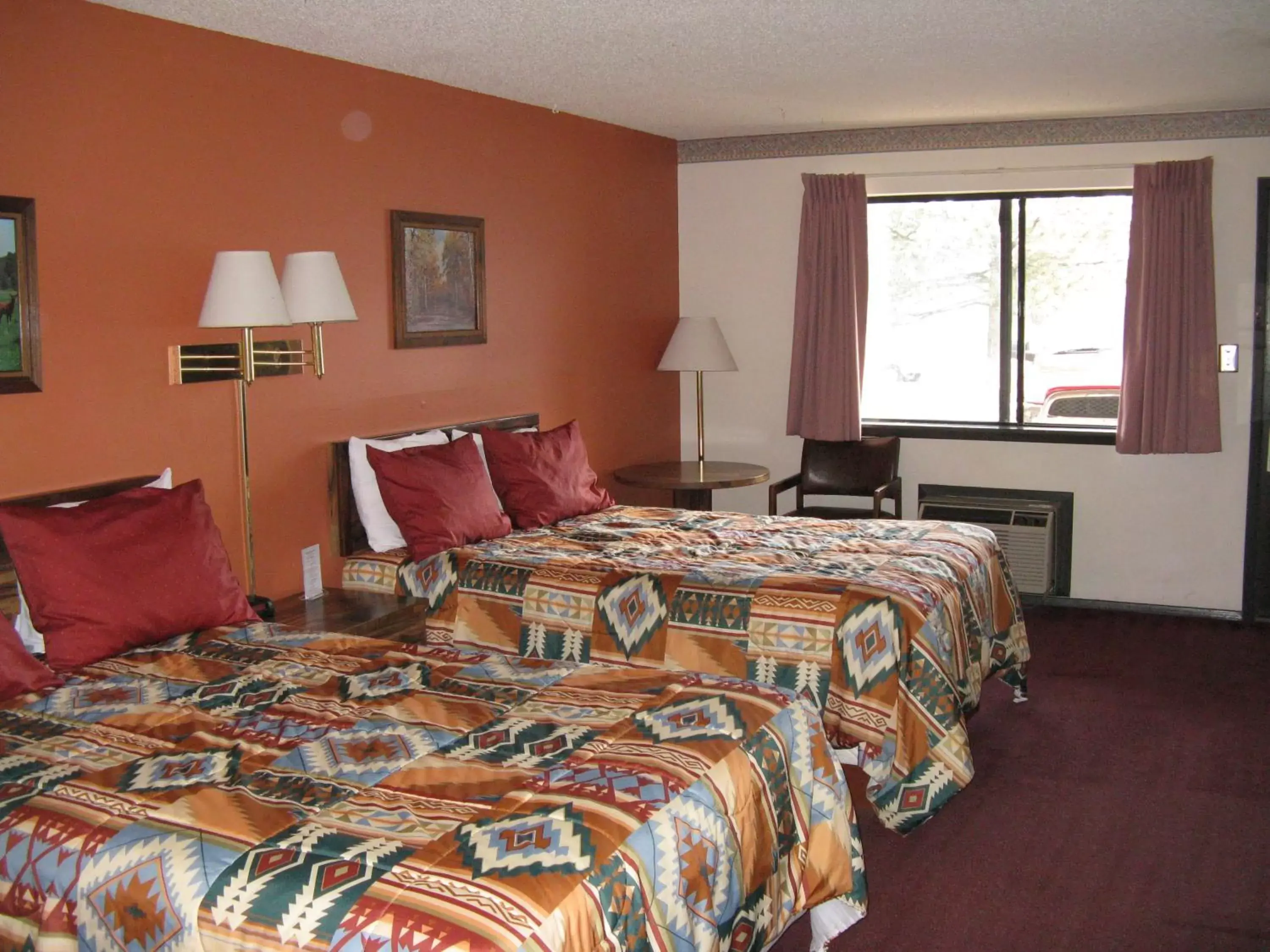 Photo of the whole room, Bed in Branding Iron Motel