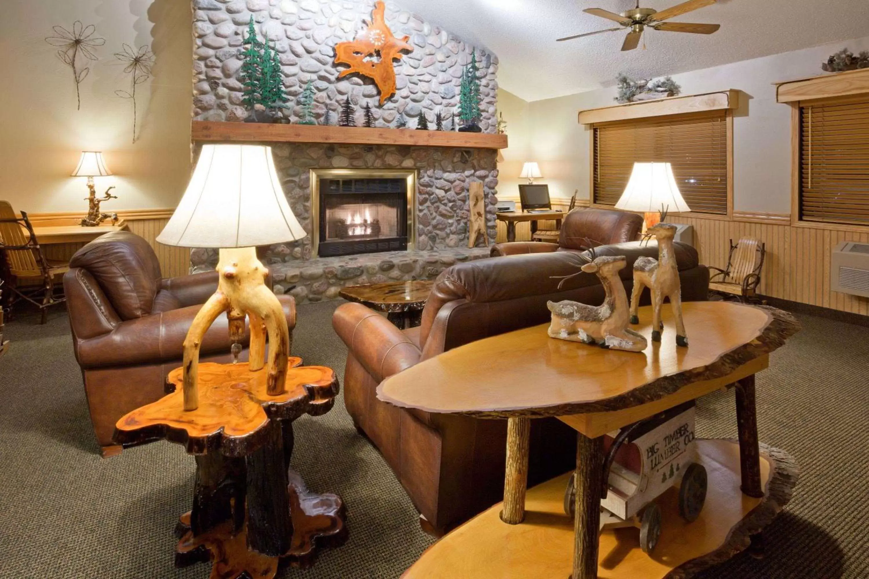 Lobby or reception, Seating Area in AmericInn by Wyndham Virginia