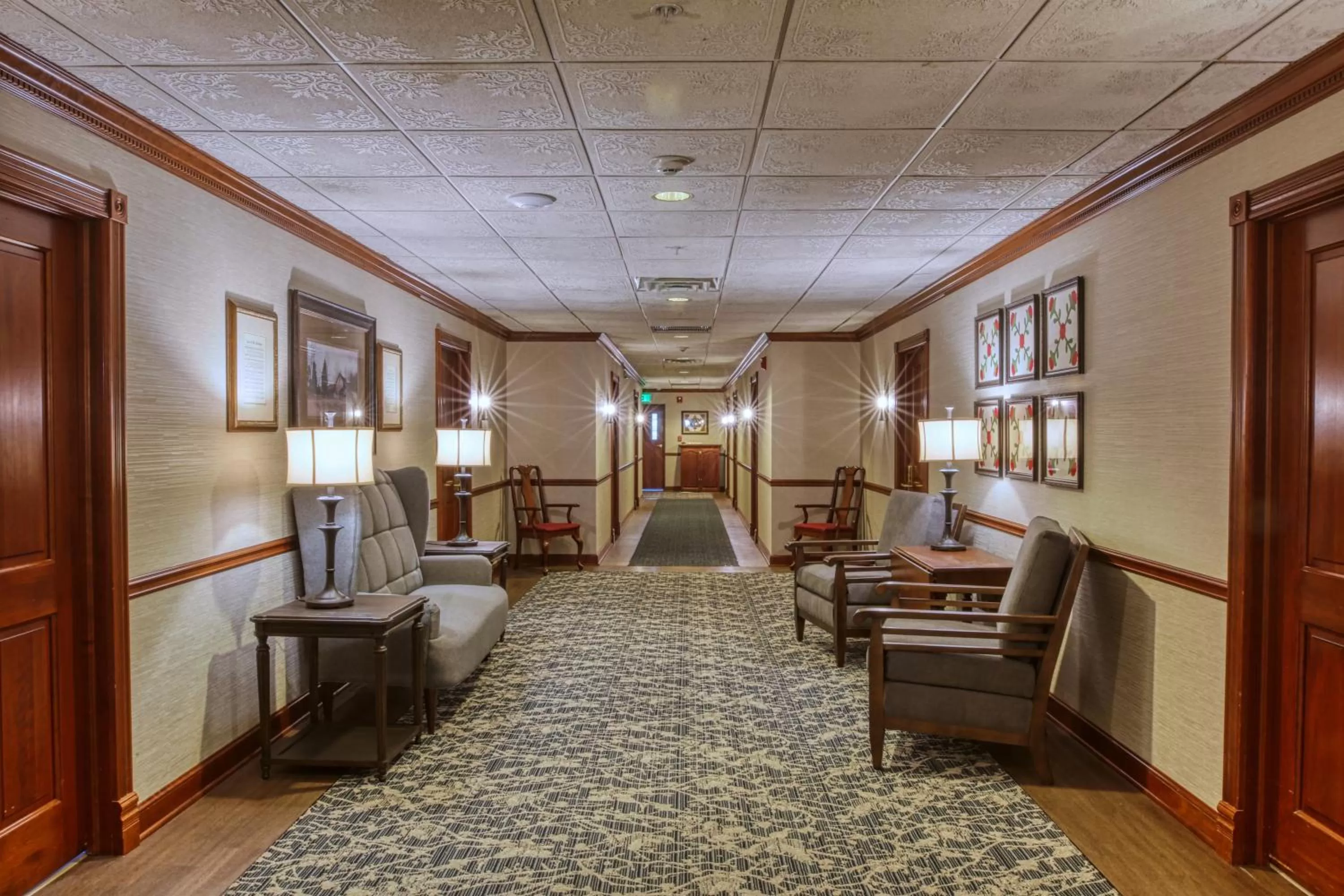 Seating area in Carlisle Inn Walnut Creek