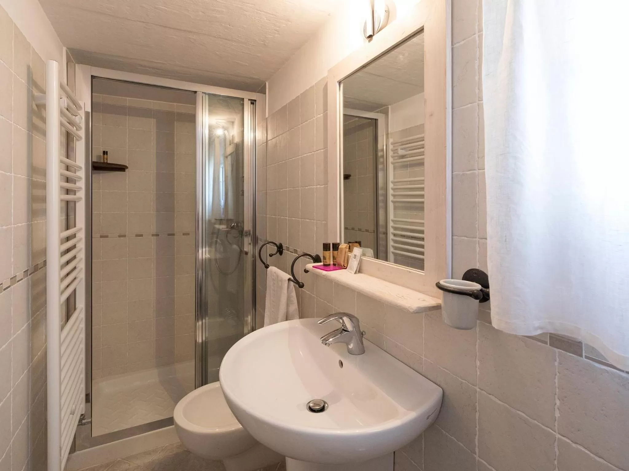 Shower in La Naca Della Taranta B&B