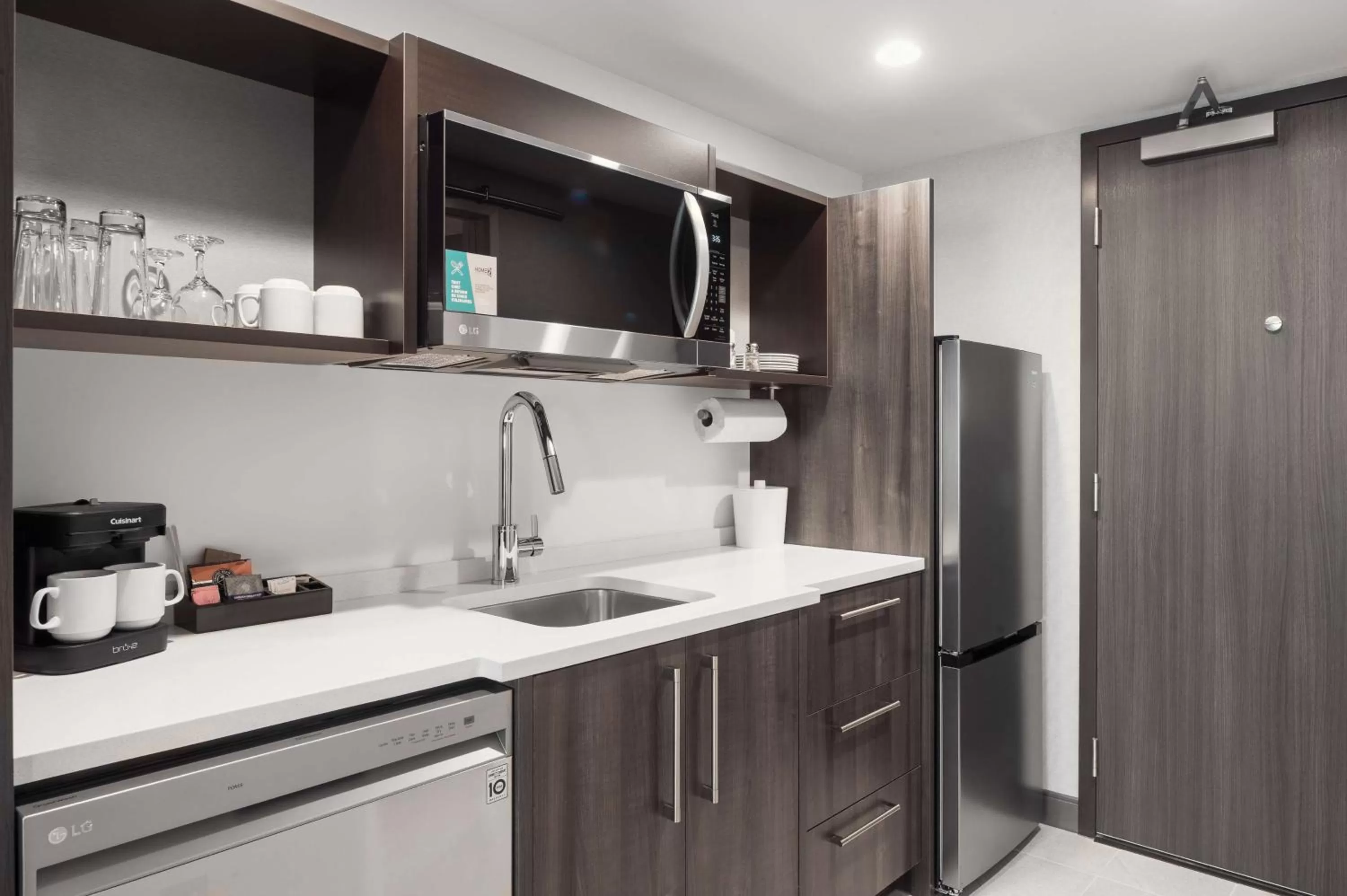 Kitchen or kitchenette in Home2 Suites By Hilton Quebec City