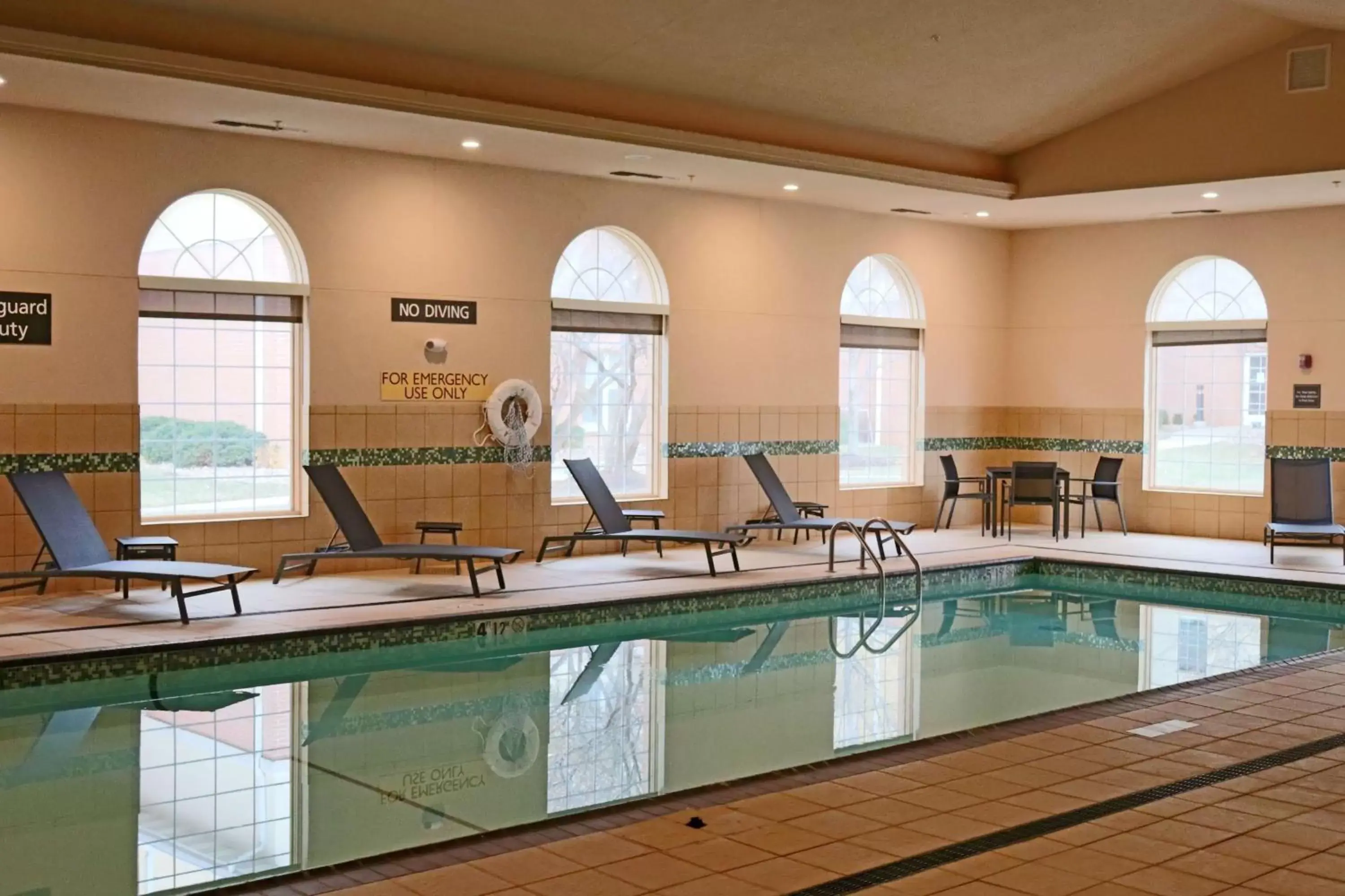 Swimming Pool in Residence Inn Kansas City Airport