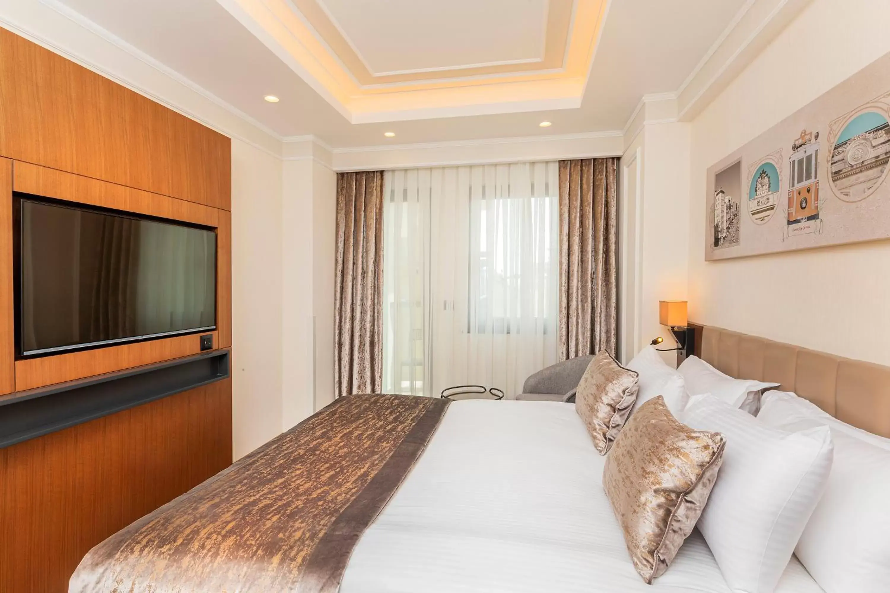 TV and multimedia, Bed in Mukarnas Pera Hotel
