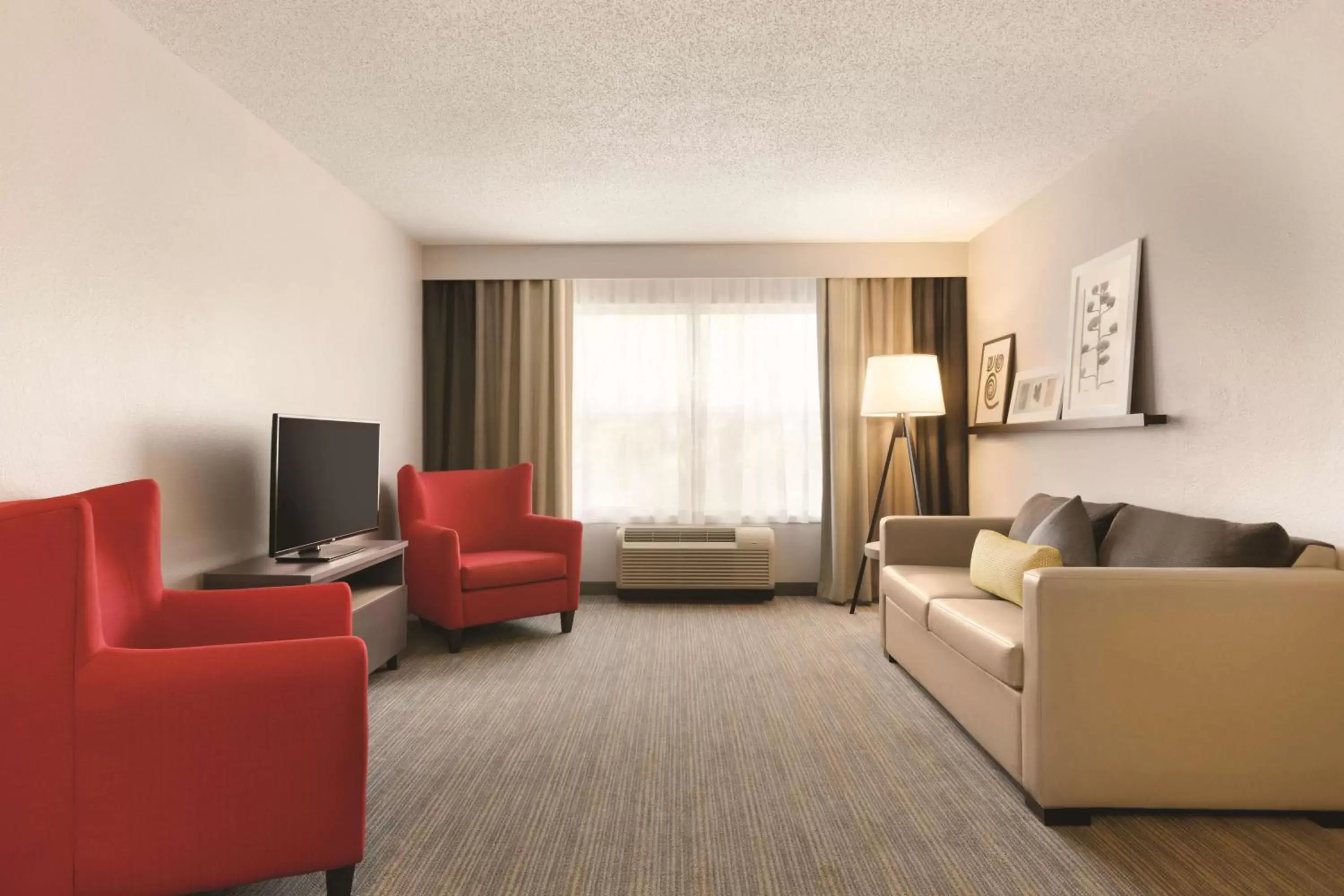 Photo of the whole room, Seating Area in Country Inn & Suites by Radisson, Brooklyn Center, MN