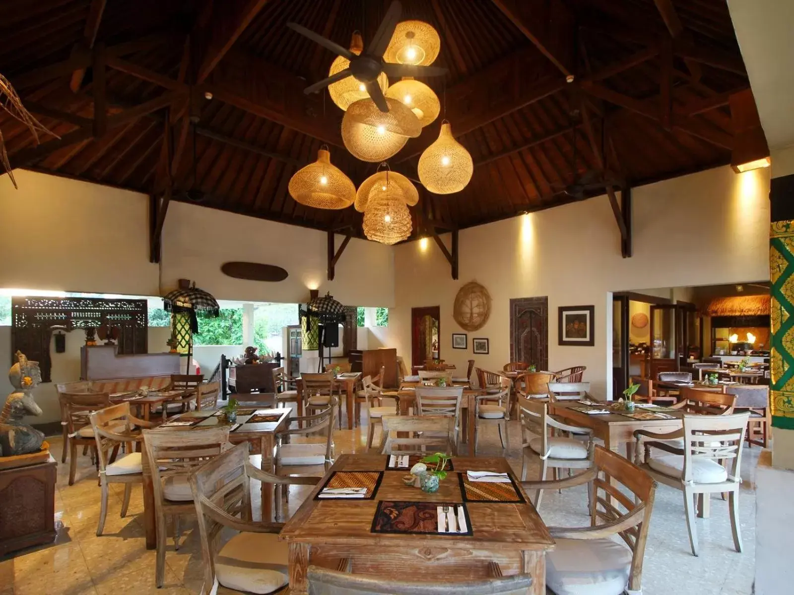 Restaurant/places to eat in AlamKulkul Boutique Resort Restaurant/places to eat in AlamKulkul Boutique Resort