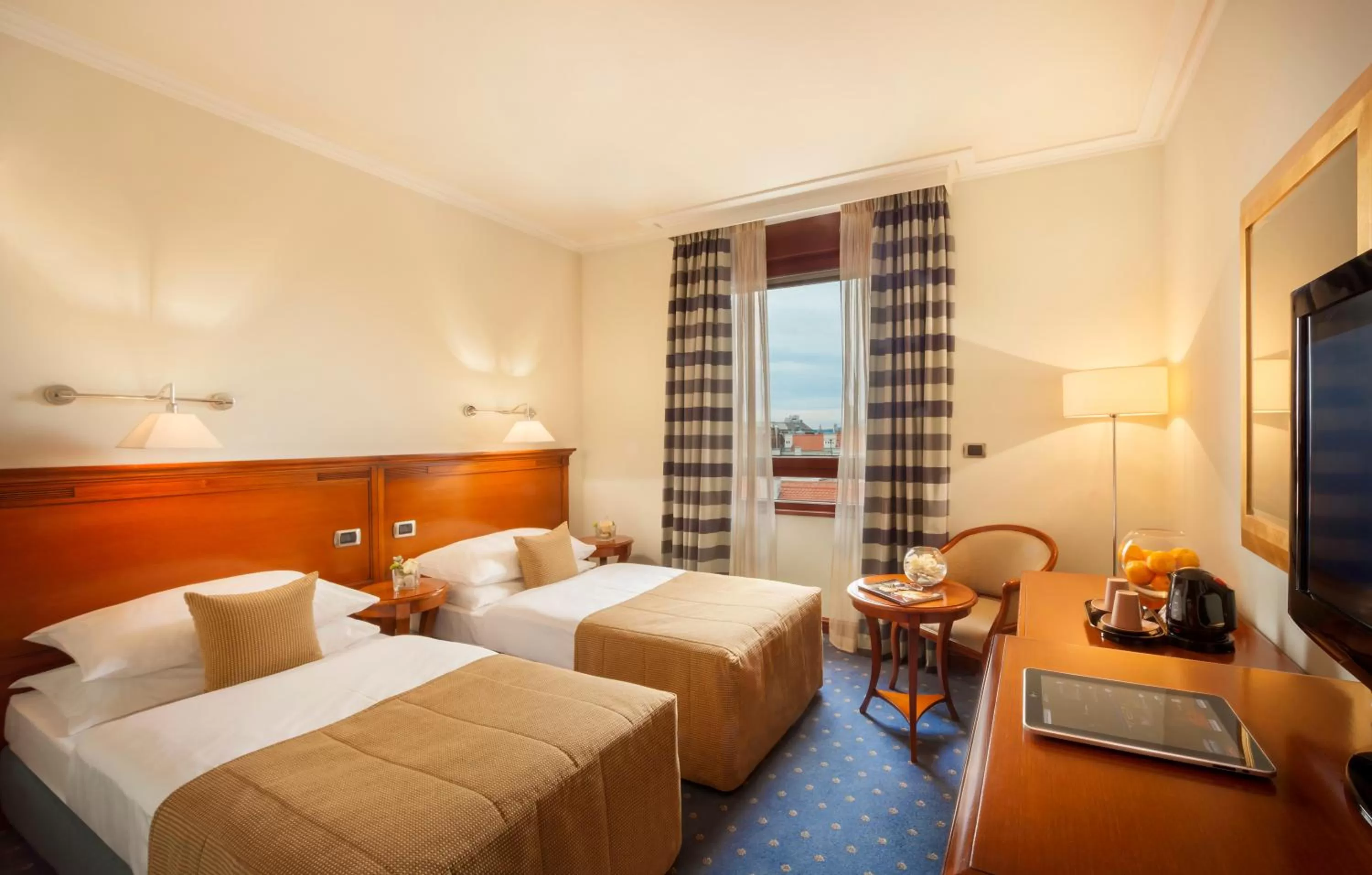 Photo of the whole room, Bed in Best Western Premier Hotel Astoria