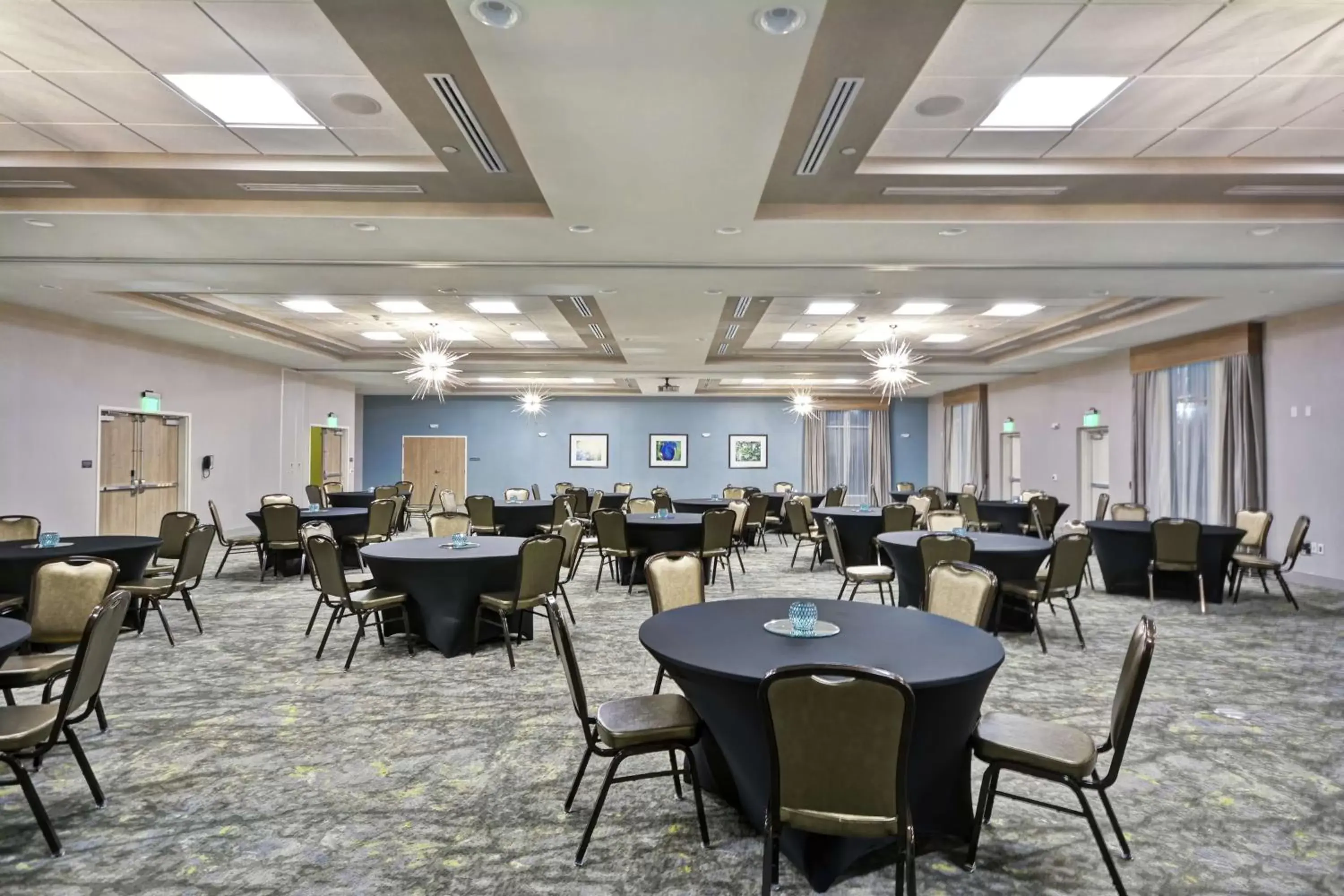 Meeting/conference room, Restaurant/Places to Eat in Hilton Garden Inn Houston Hobby Airport