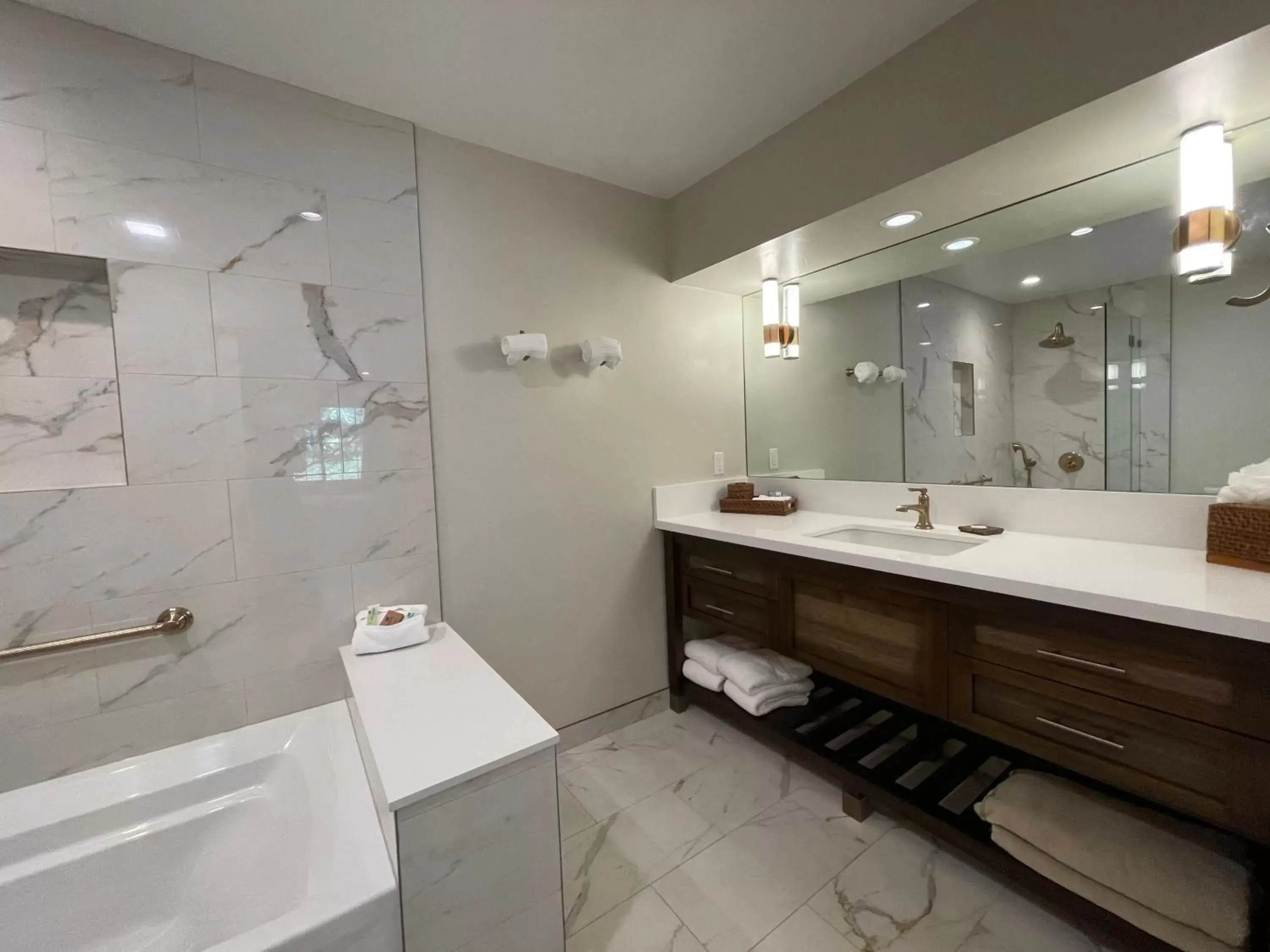 Bathroom in The Jack London Lodge