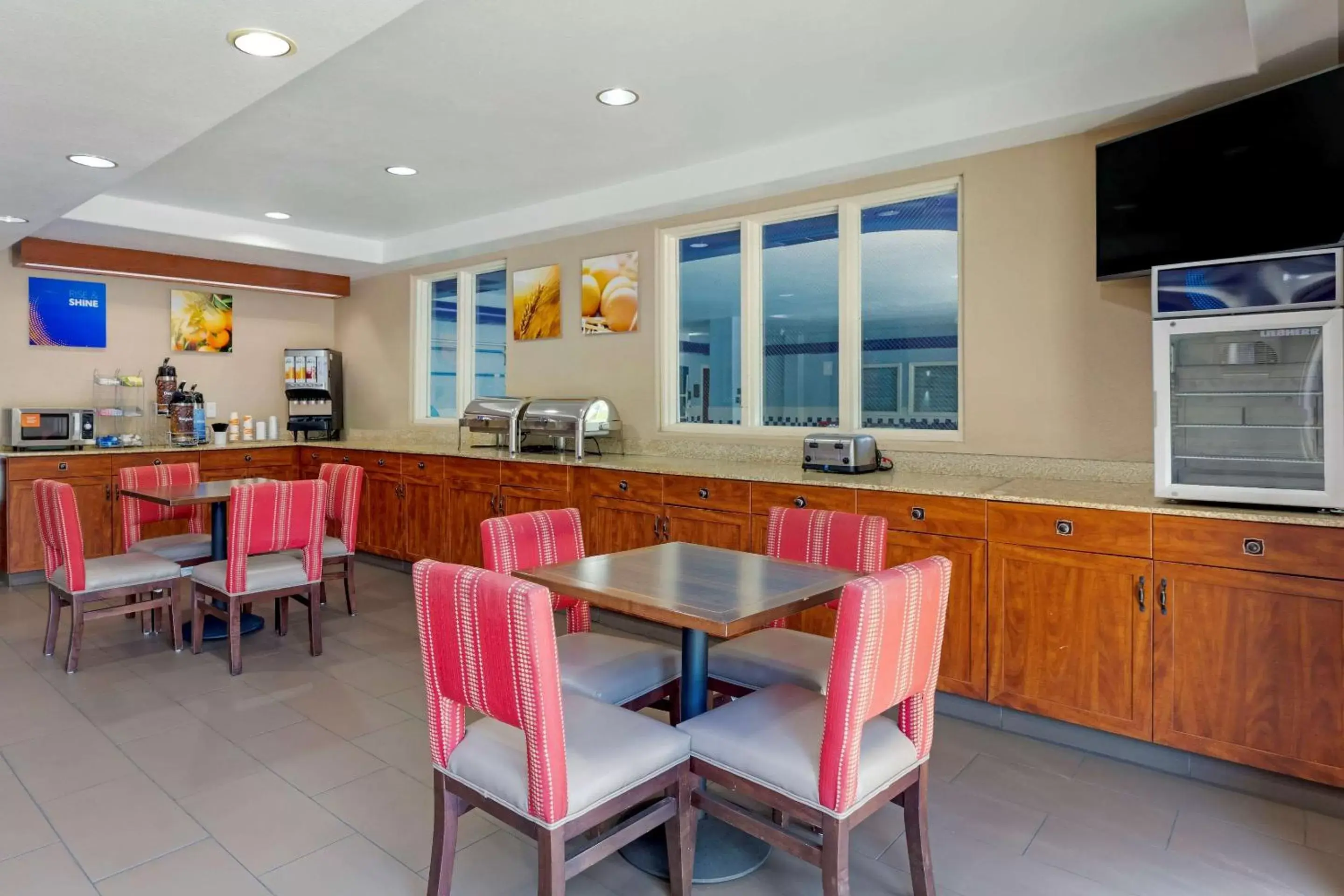 Restaurant/places to eat in Comfort Suites Lakewood - Denver