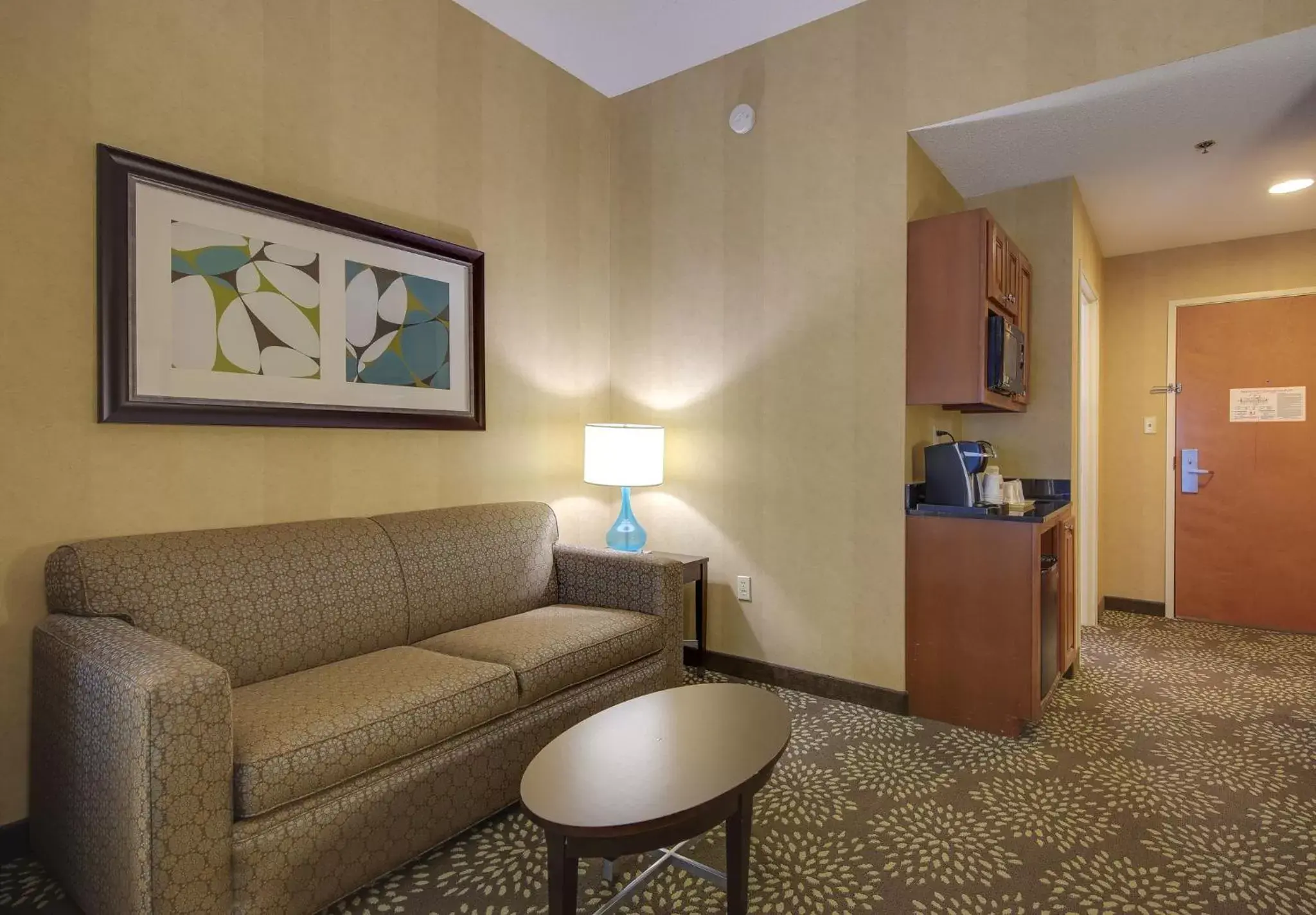 Seating Area in Holiday Inn Express & Suites Sylva / Dillsboro, an IHG Hotel
