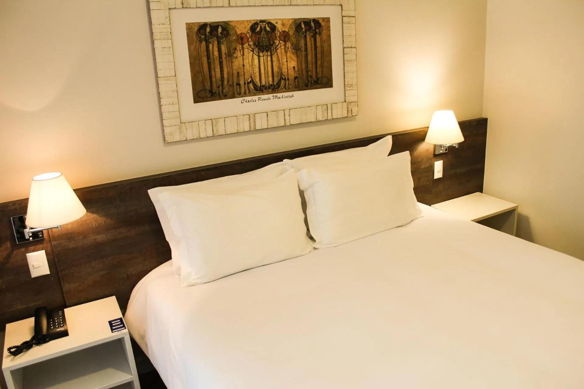 Facade/entrance, Bed in Charrua Hotel