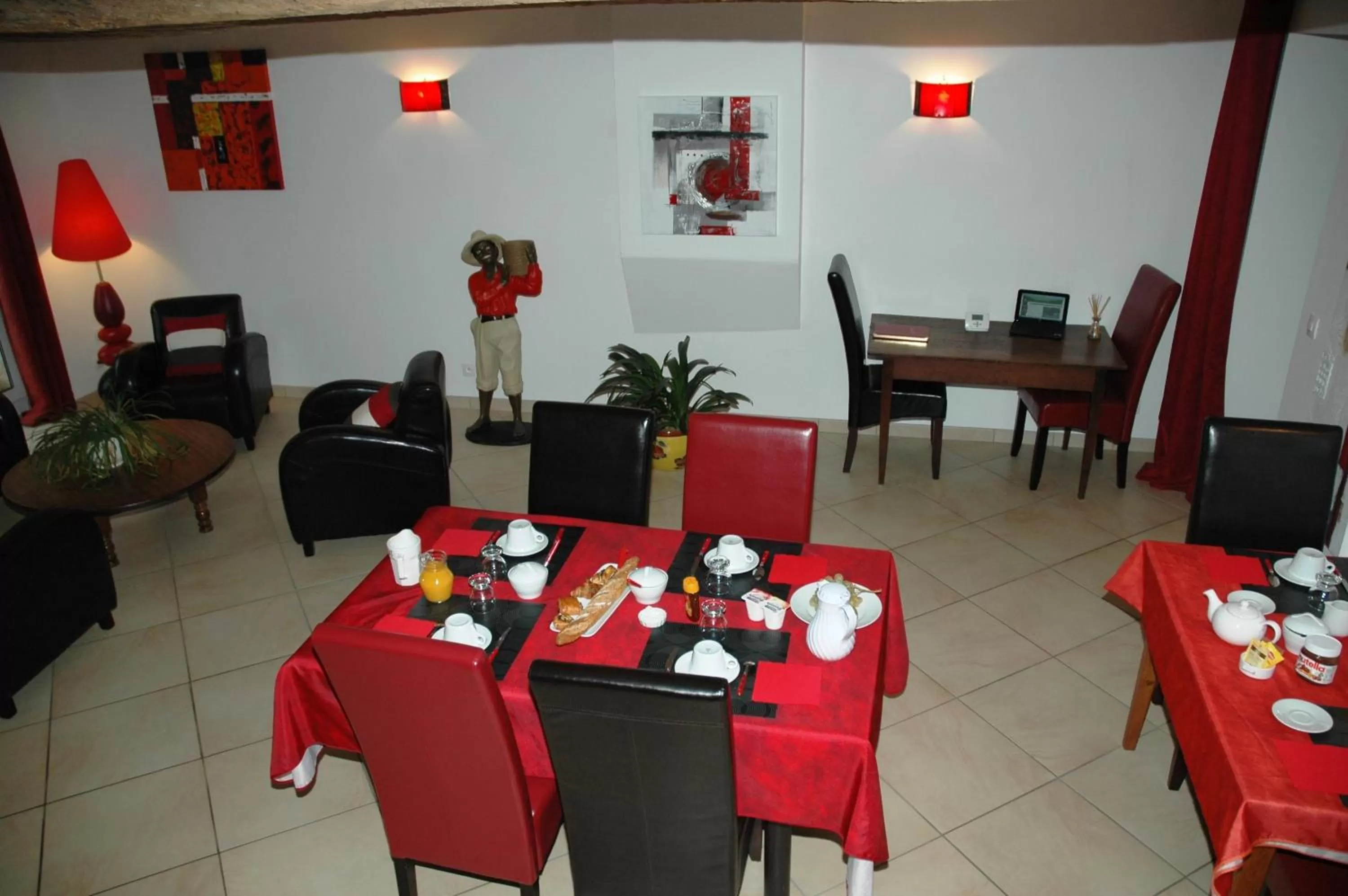 Restaurant/Places to Eat in Chambre d'Hôtes des Ducs