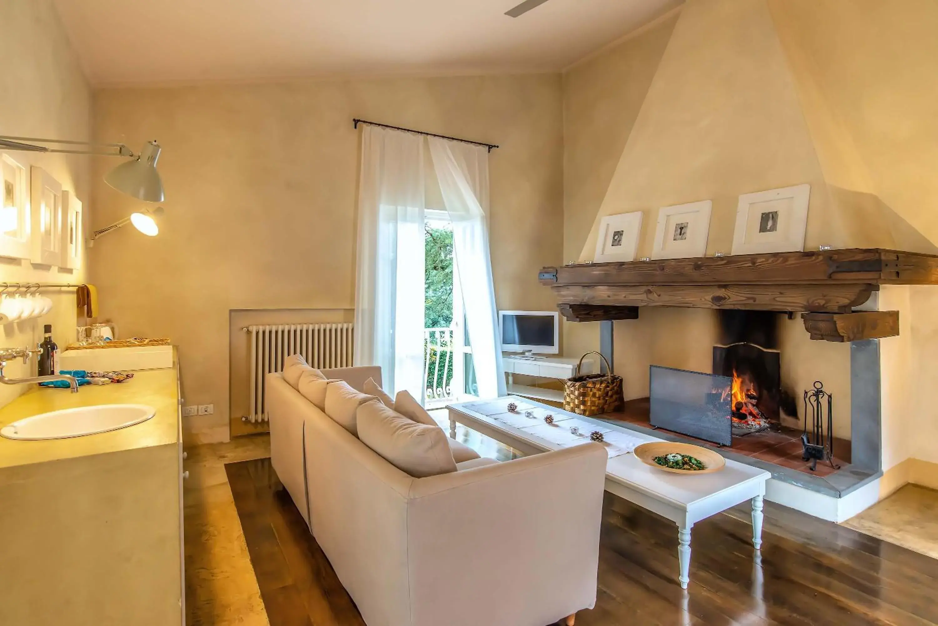 Living room, Seating Area in Villa Cassia di Baccano