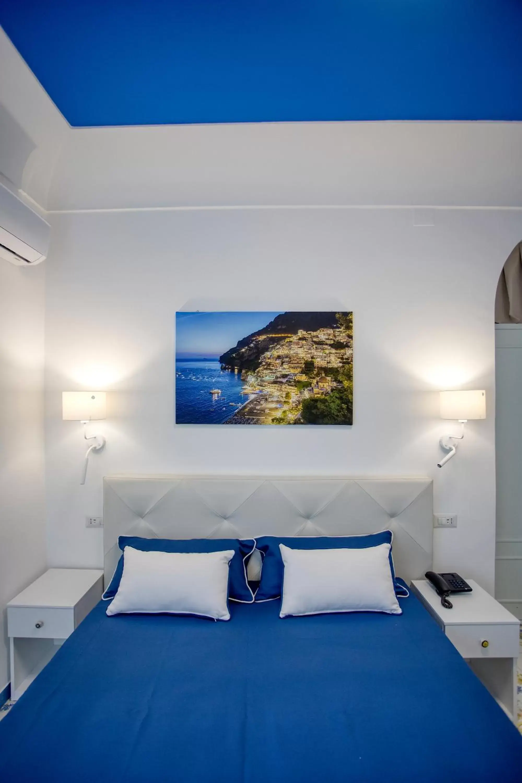 Bed in Locanda Costa D'Amalfi