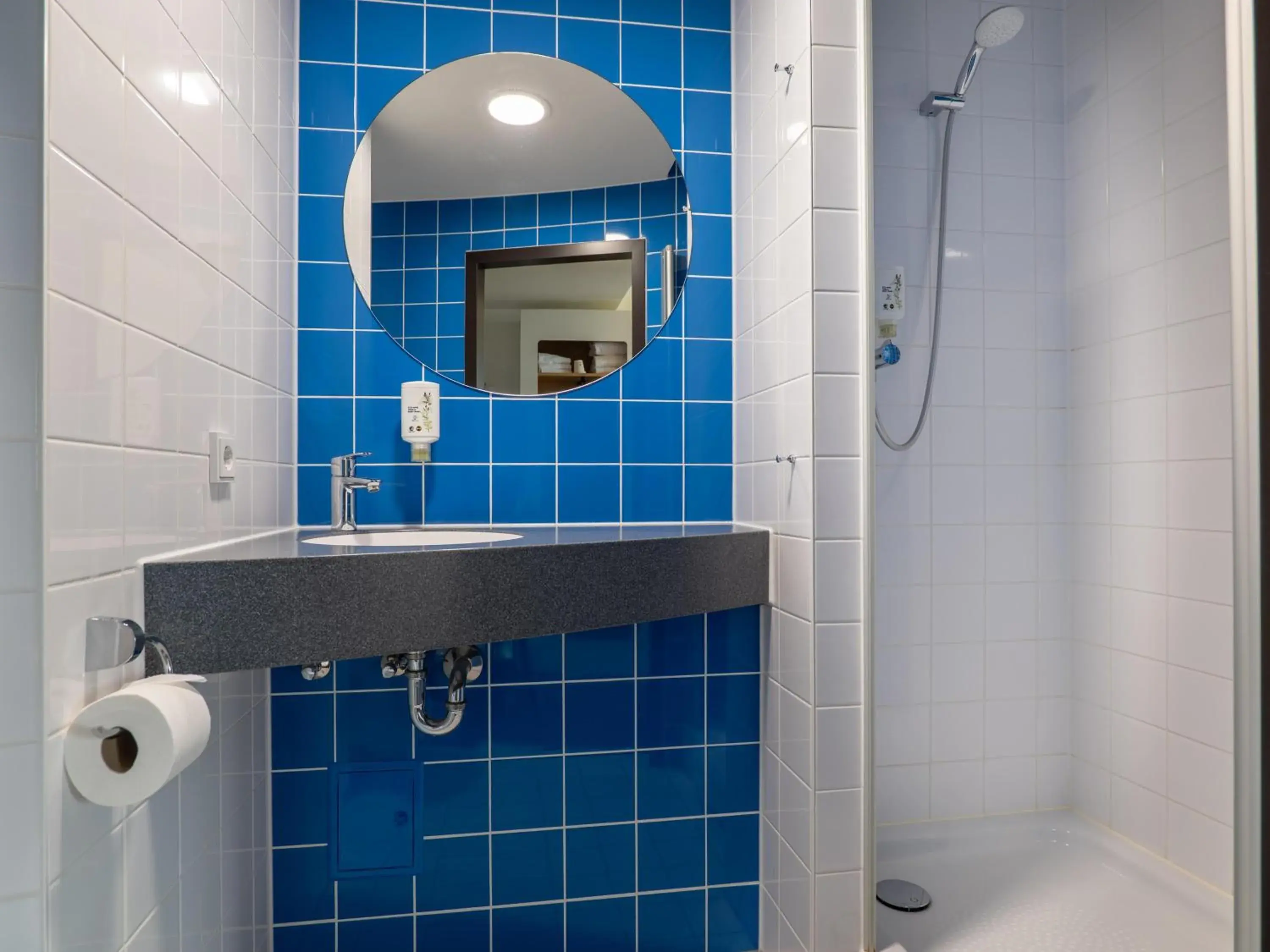 Shower, Bathroom in B&B Hotel Stuttgart-Airport/Messe