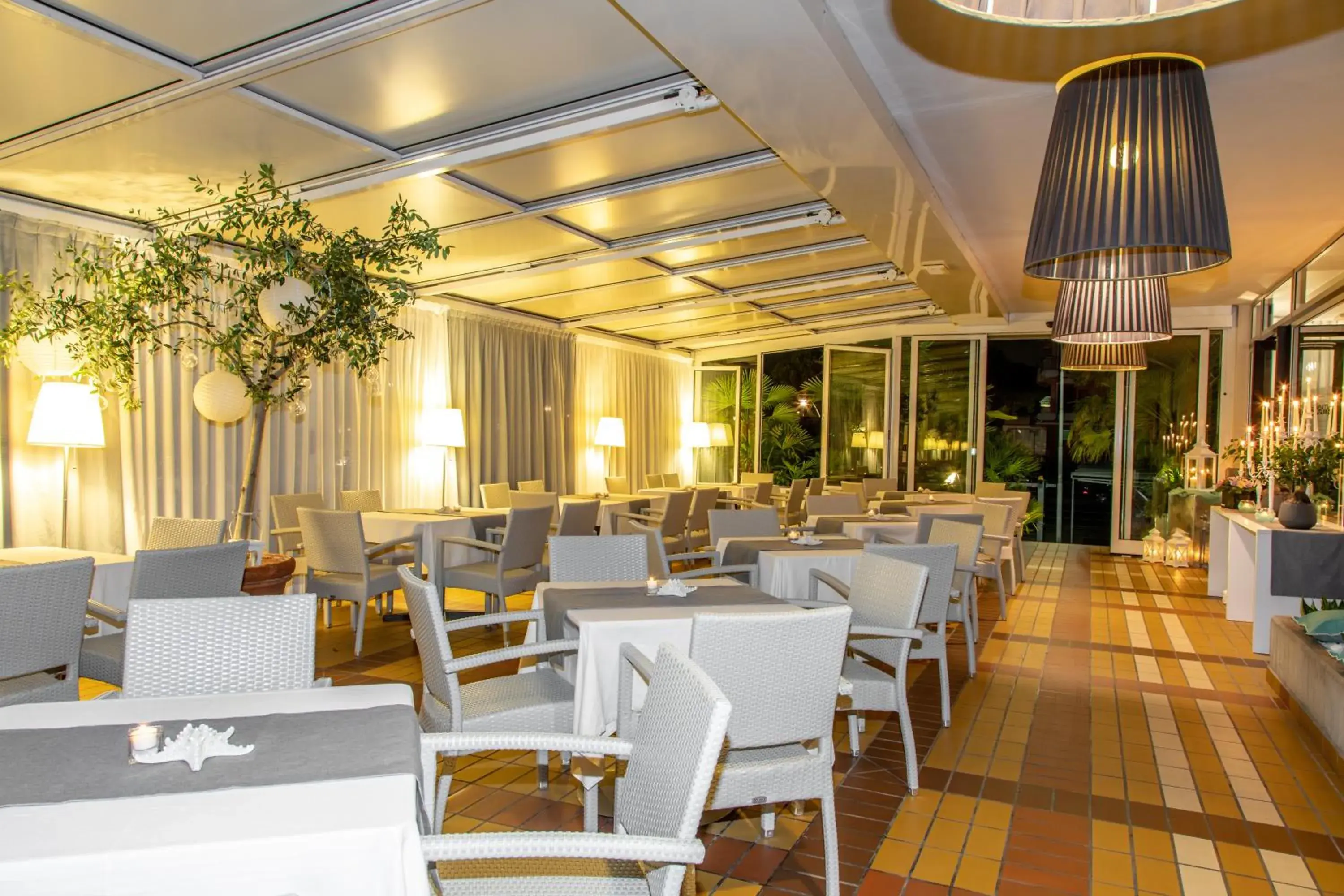 Lounge or bar, Restaurant/Places to Eat in Hotel Santiago