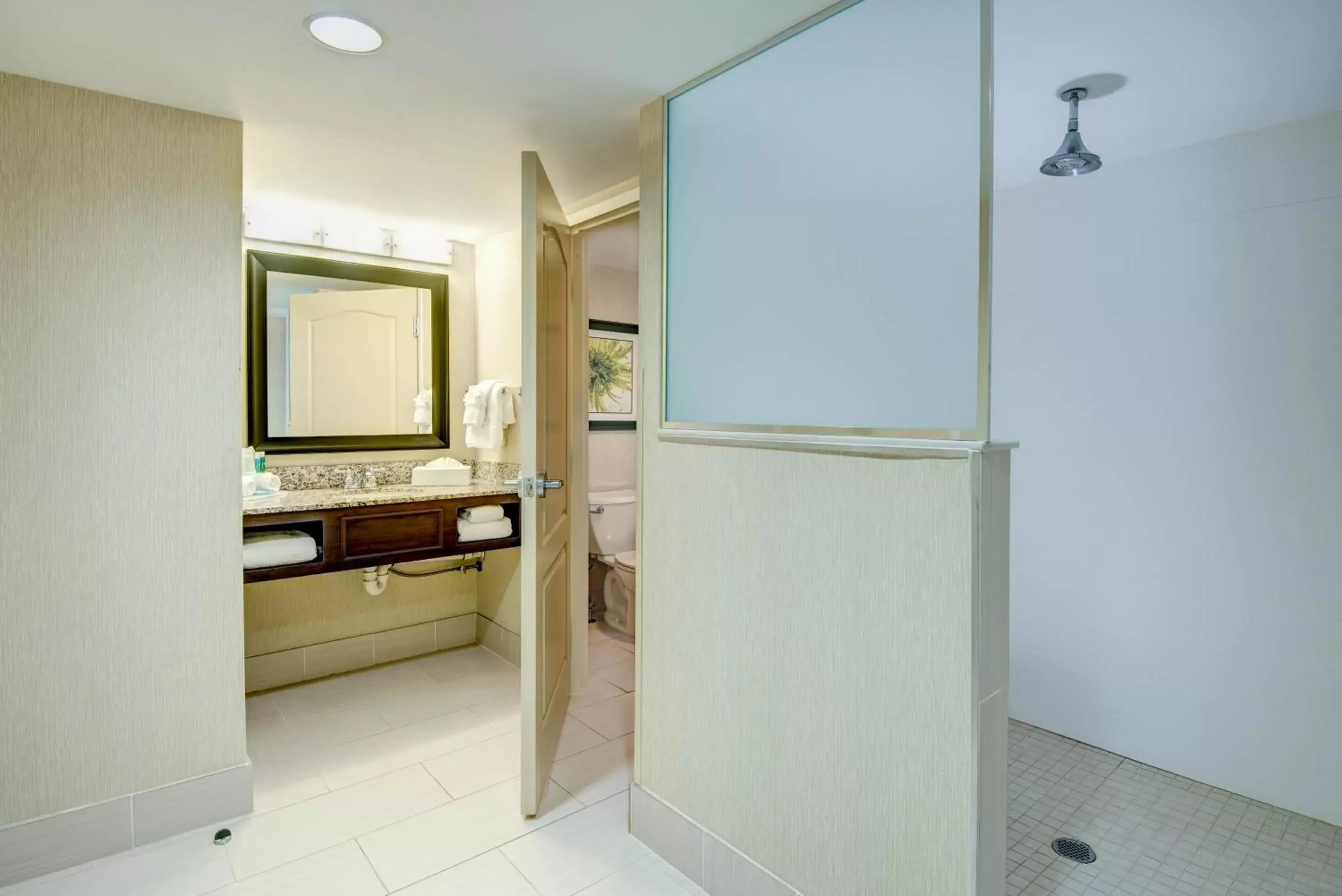 Photo of the whole room, Bathroom in Holiday Inn Express - Neptune, an IHG Hotel