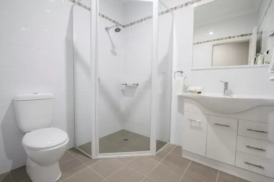 Bathroom in Harvest Lodge Motel - Gunnedah