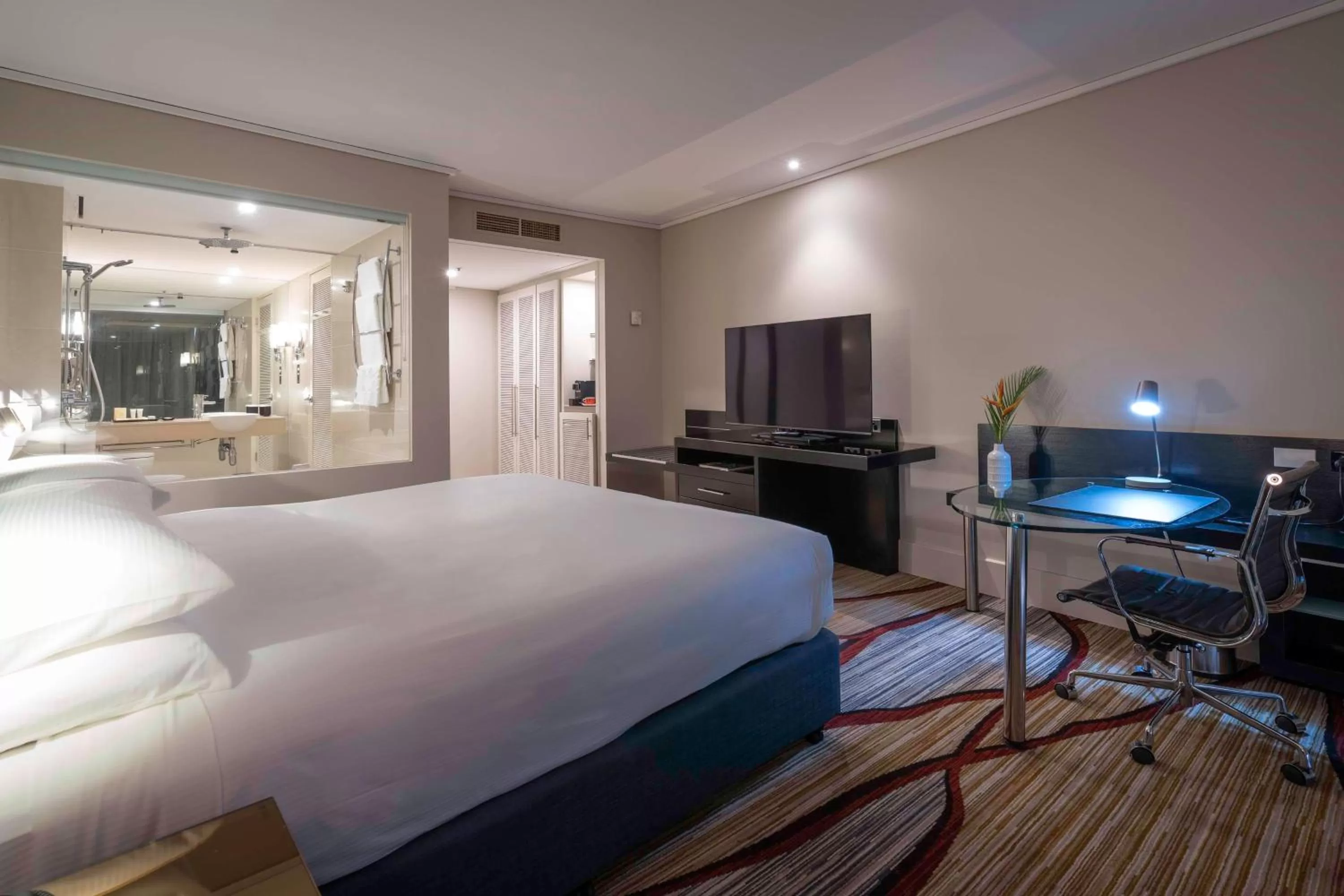 Bedroom, Bed in Hilton Cairns