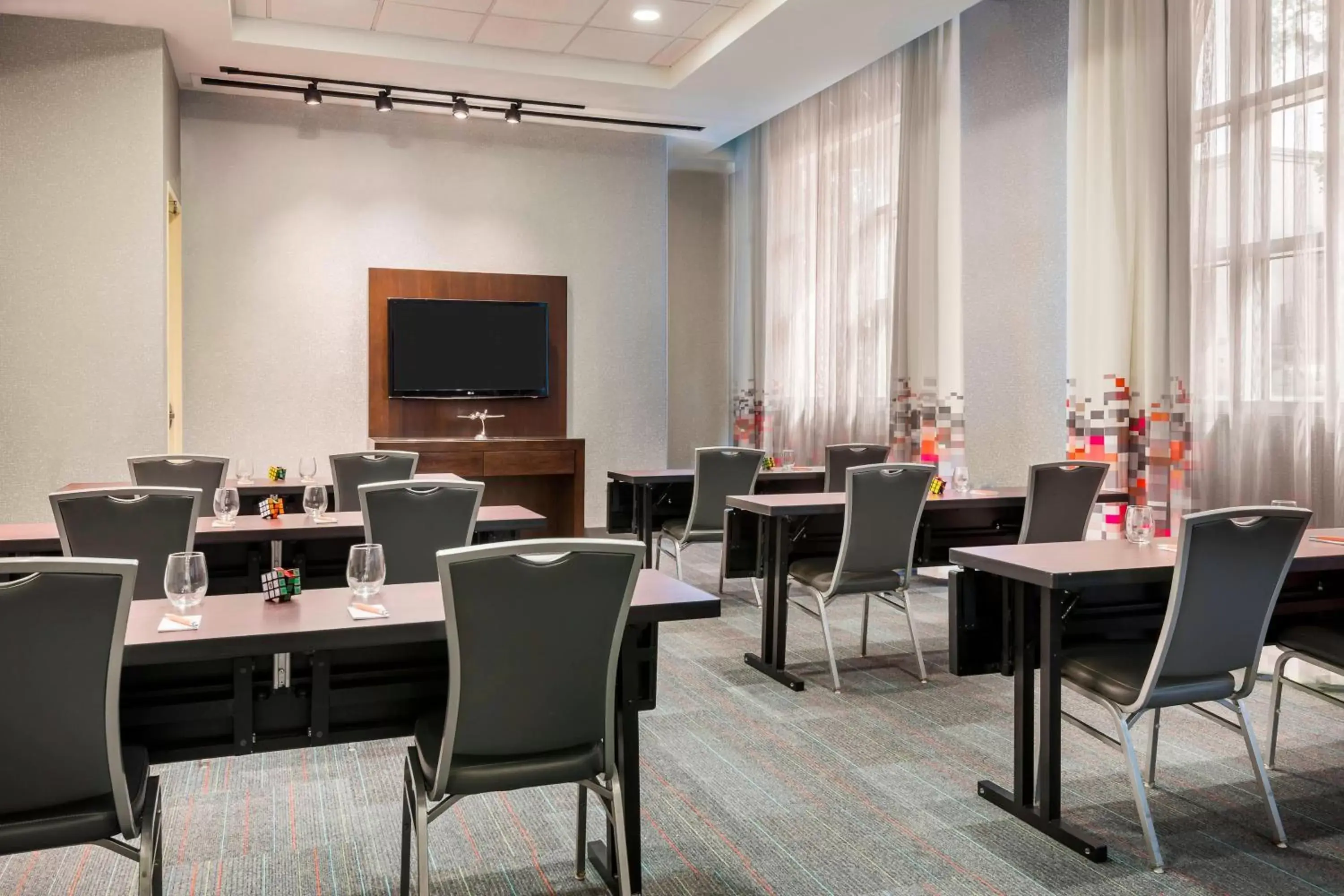 Meeting/conference room, Restaurant/Places to Eat in Aloft Tallahassee Downtown