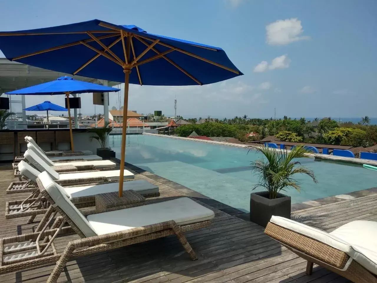 Lounge or bar, Swimming Pool in New Garden View Resort - CHSE Certified