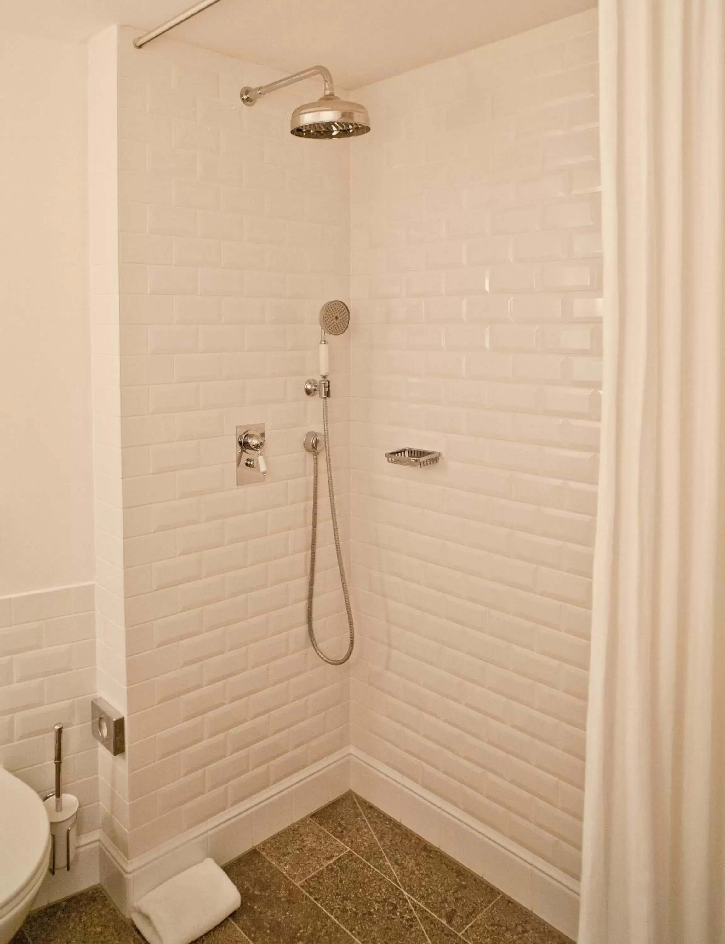 Shower, Bathroom in Louis Hotel