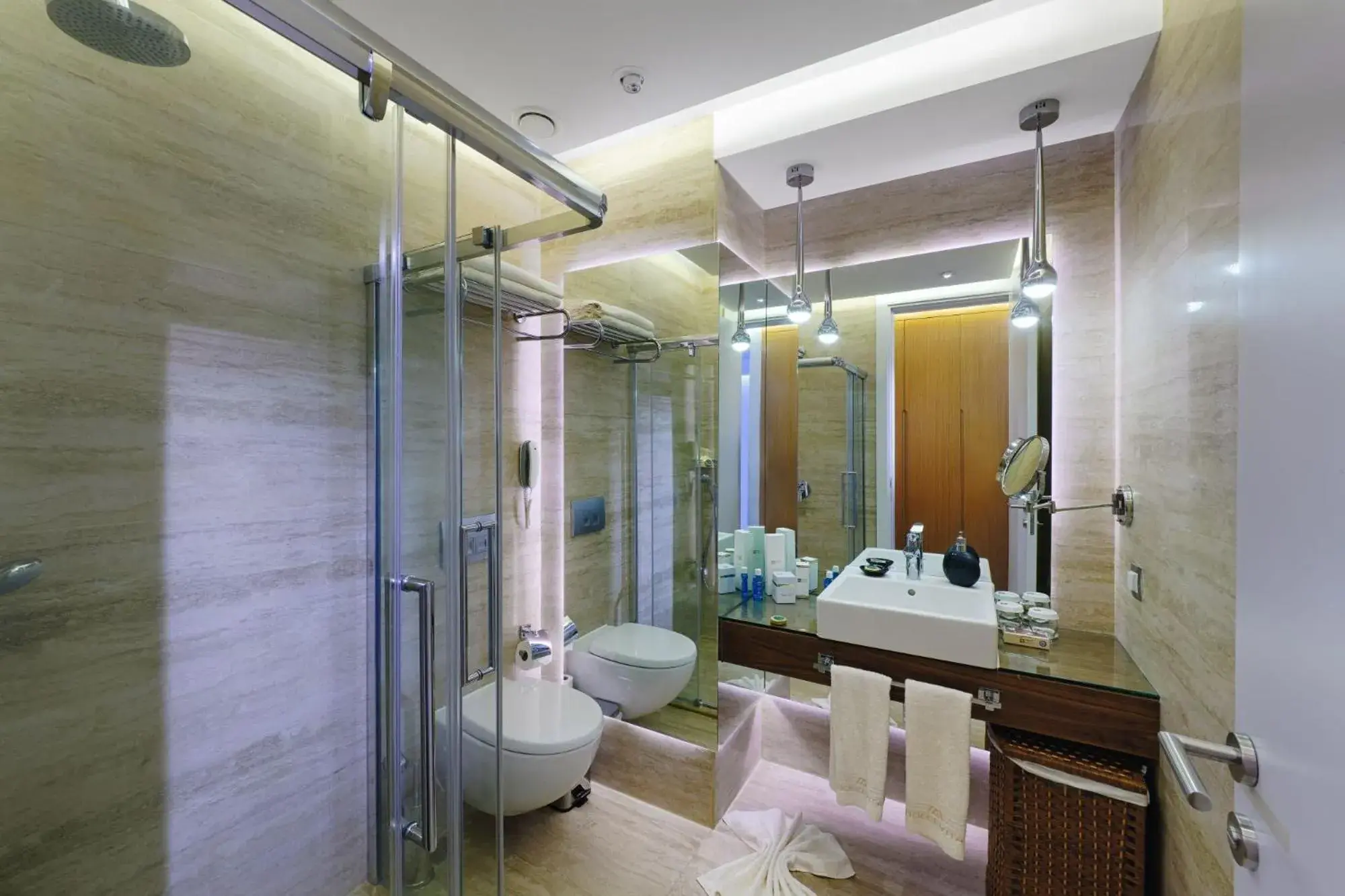 Shower, Bathroom in Nirvana Dolce Vita