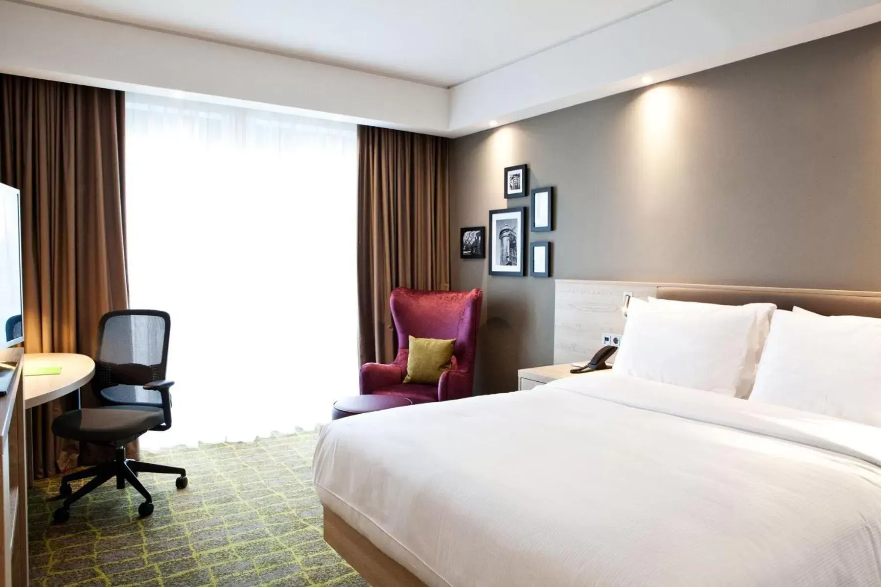 Bed in Hampton By Hilton Dortmund Phoenix See