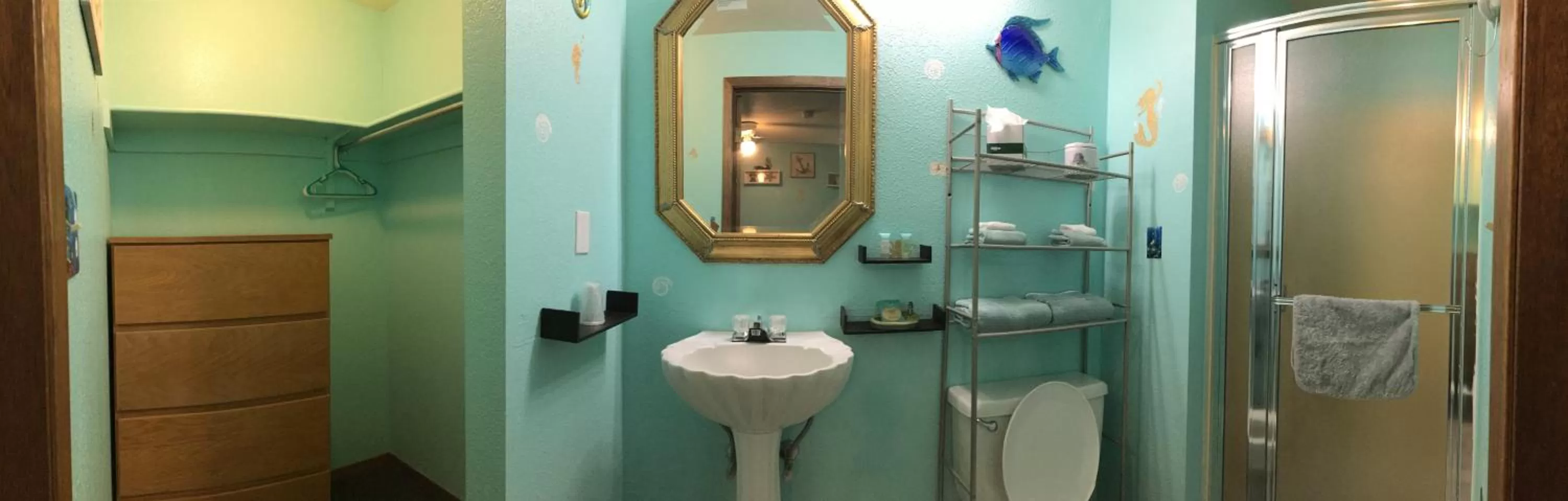 Shower in Sunset View Inn L.L.C