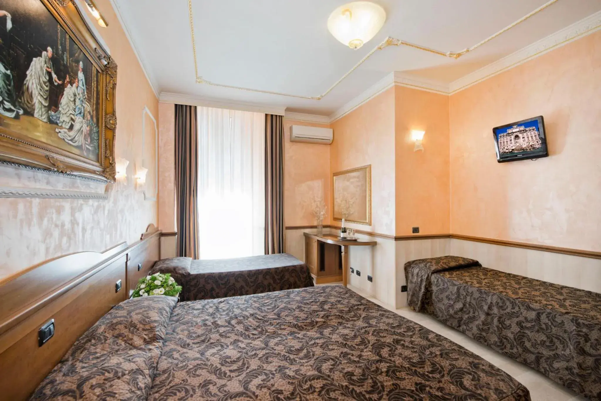 Photo of the whole room, Bed in Hotel Marco Polo Rome Photo of the whole room, Bed in Hotel Marco Polo Rome