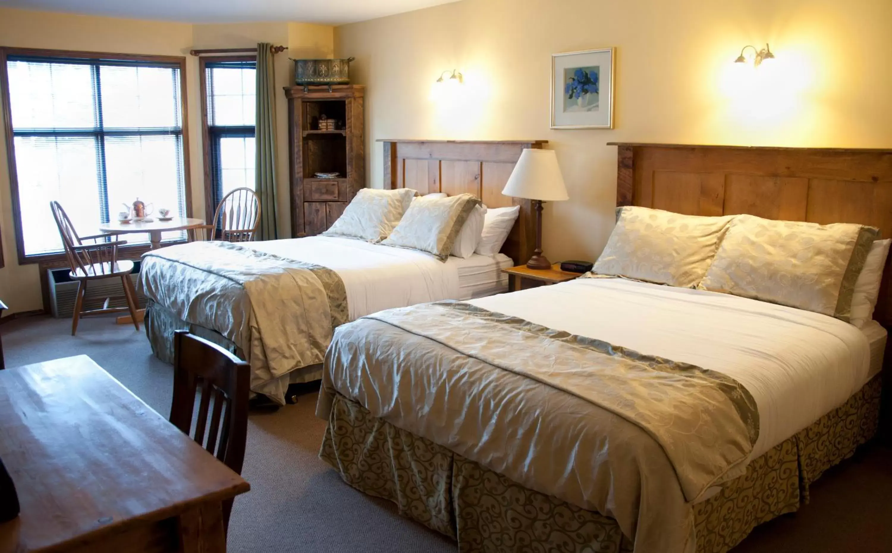 Bed in The Georgetown Inn