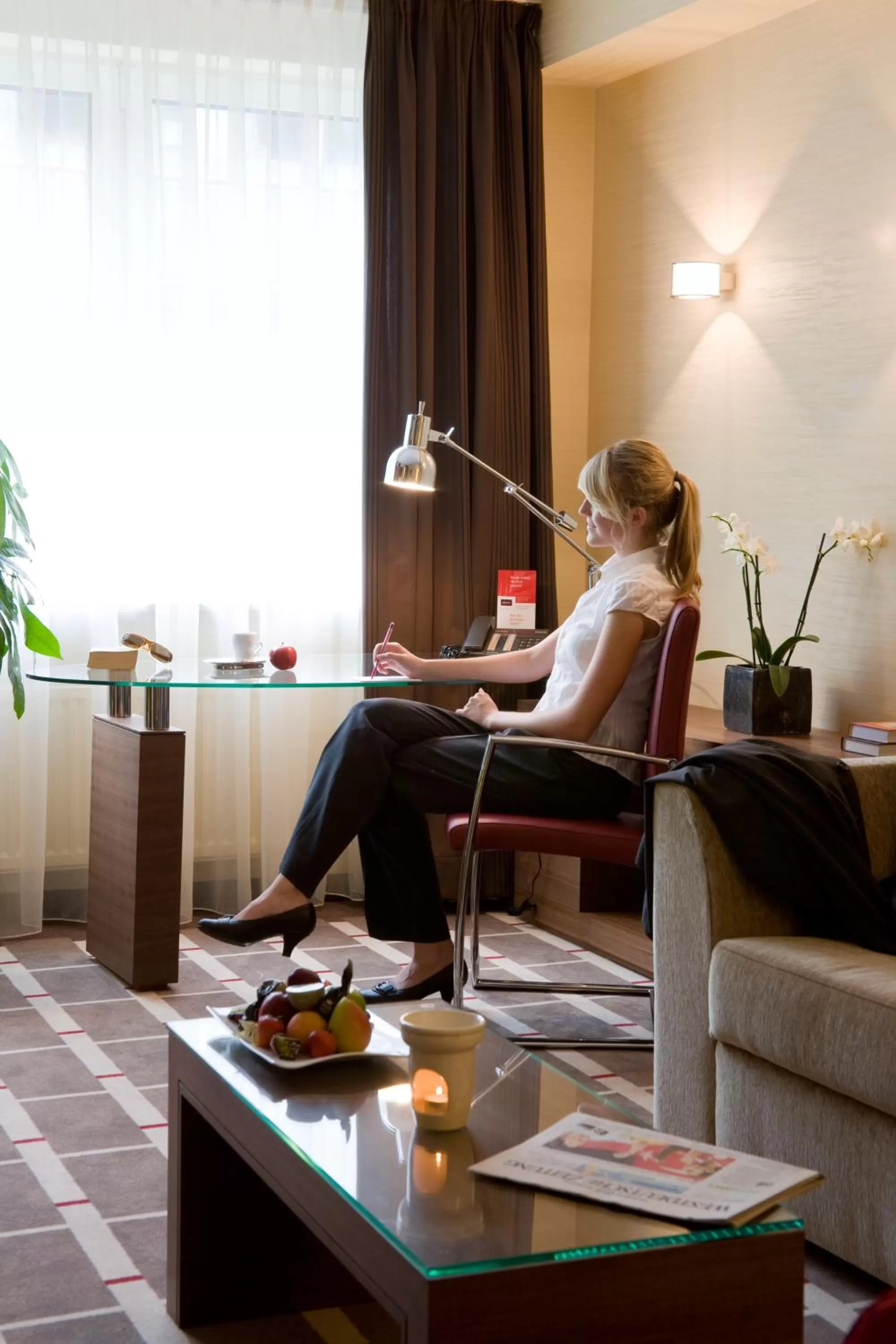 People in Mercure Hotel Düsseldorf City Center