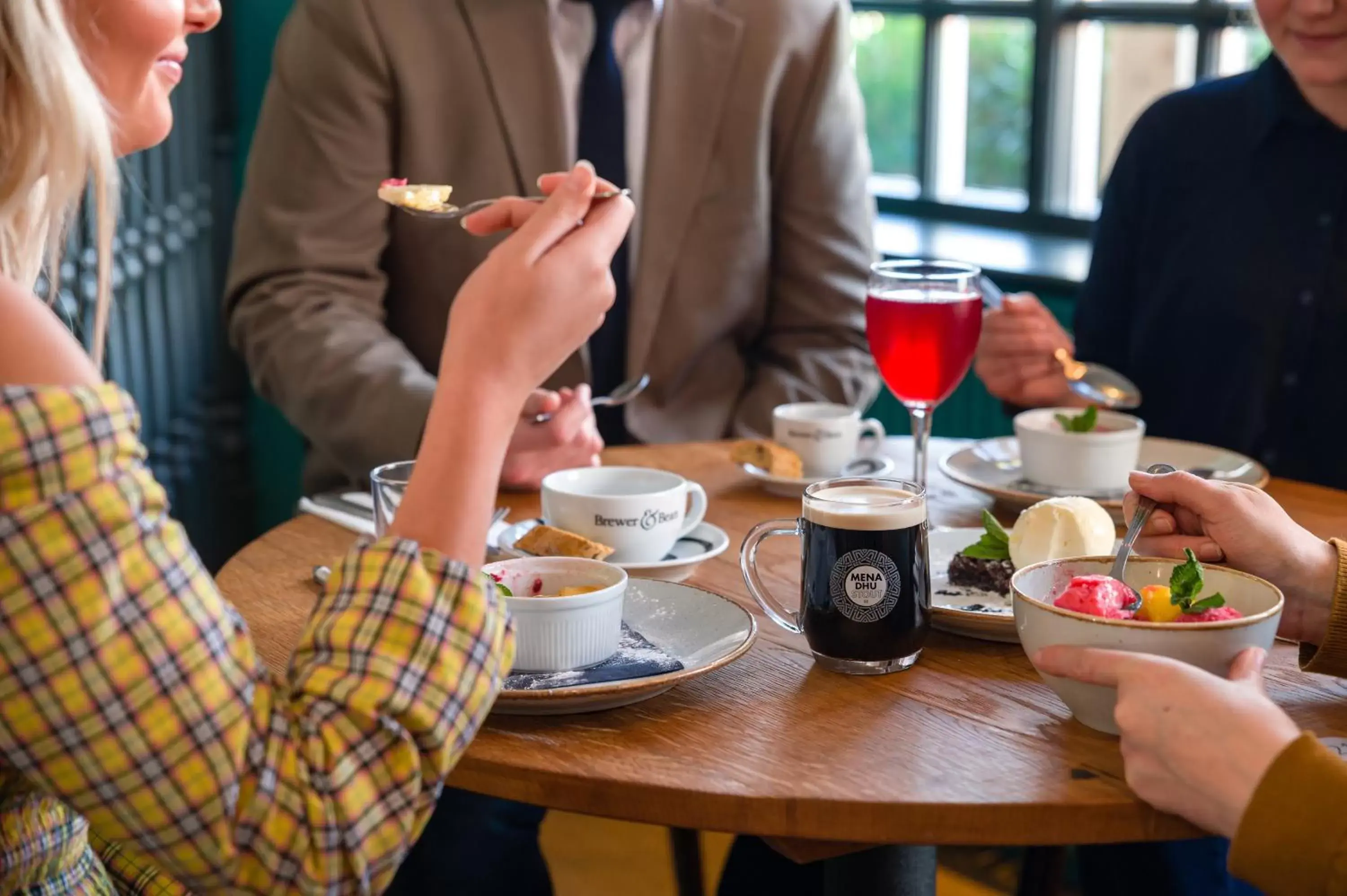 Food and drinks in County Arms