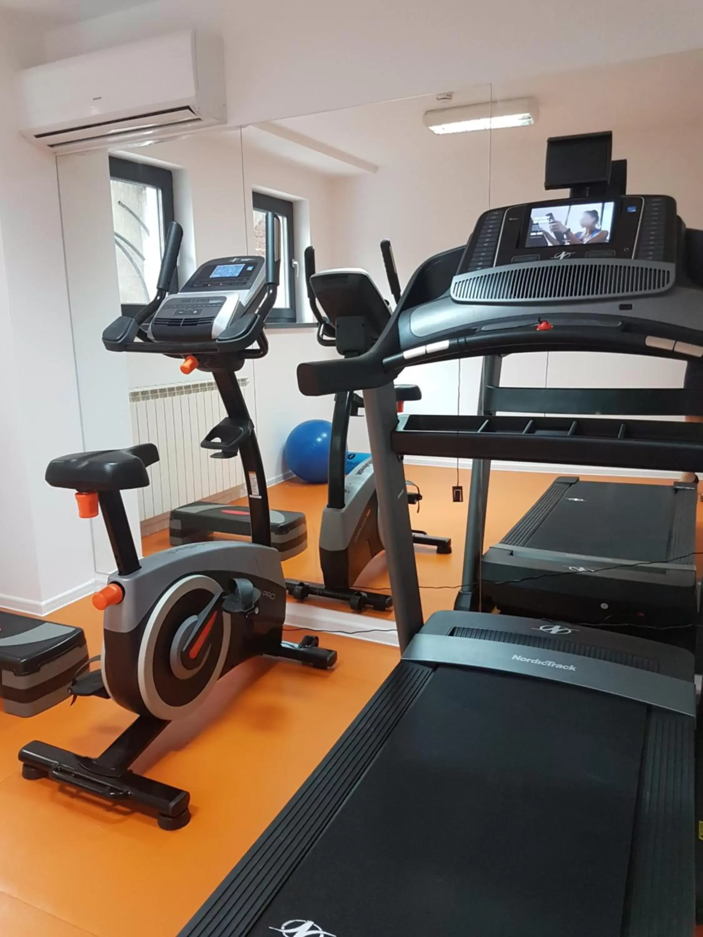 Fitness centre/facilities, Fitness Center/Facilities in YMY Boutique Residence