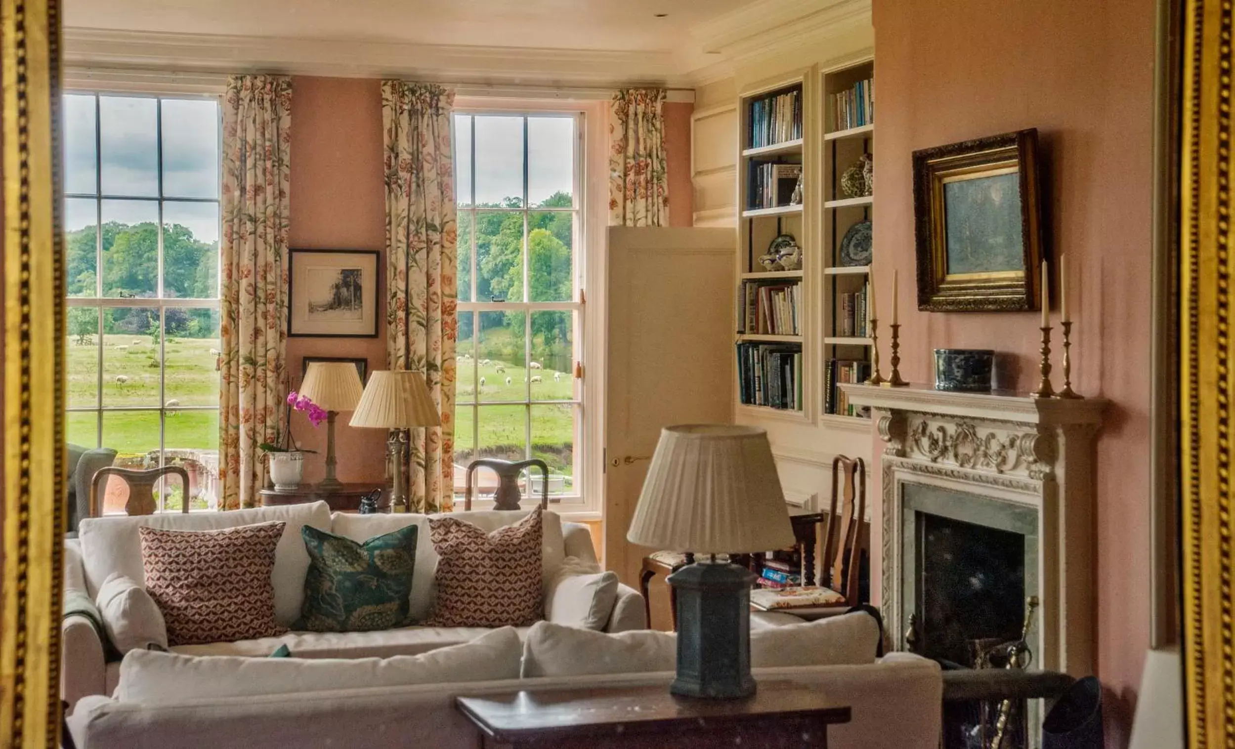 Living room, Seating Area in Warwick Hall