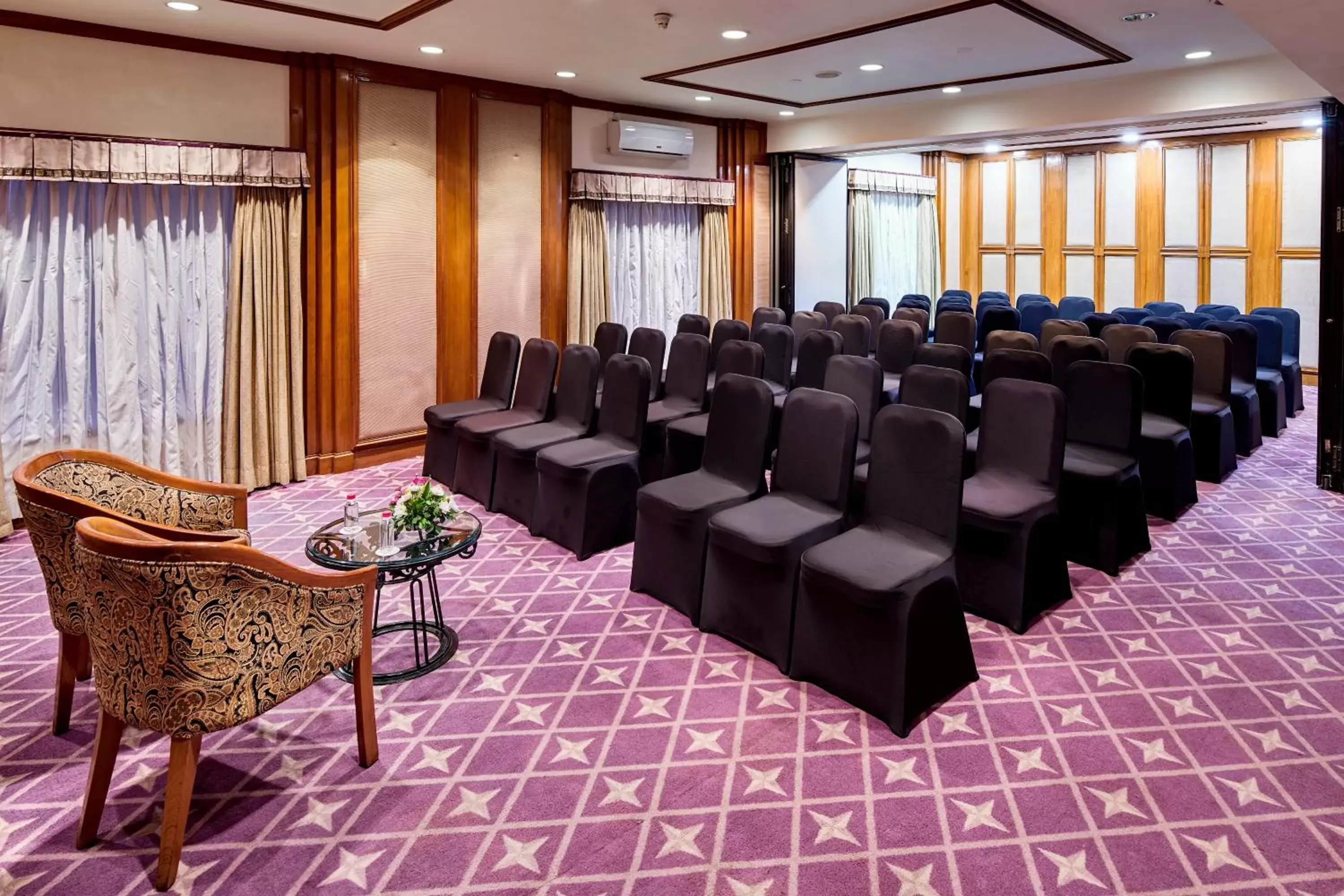 Banquet/Function facilities in The Ummed Ahmedabad Airport