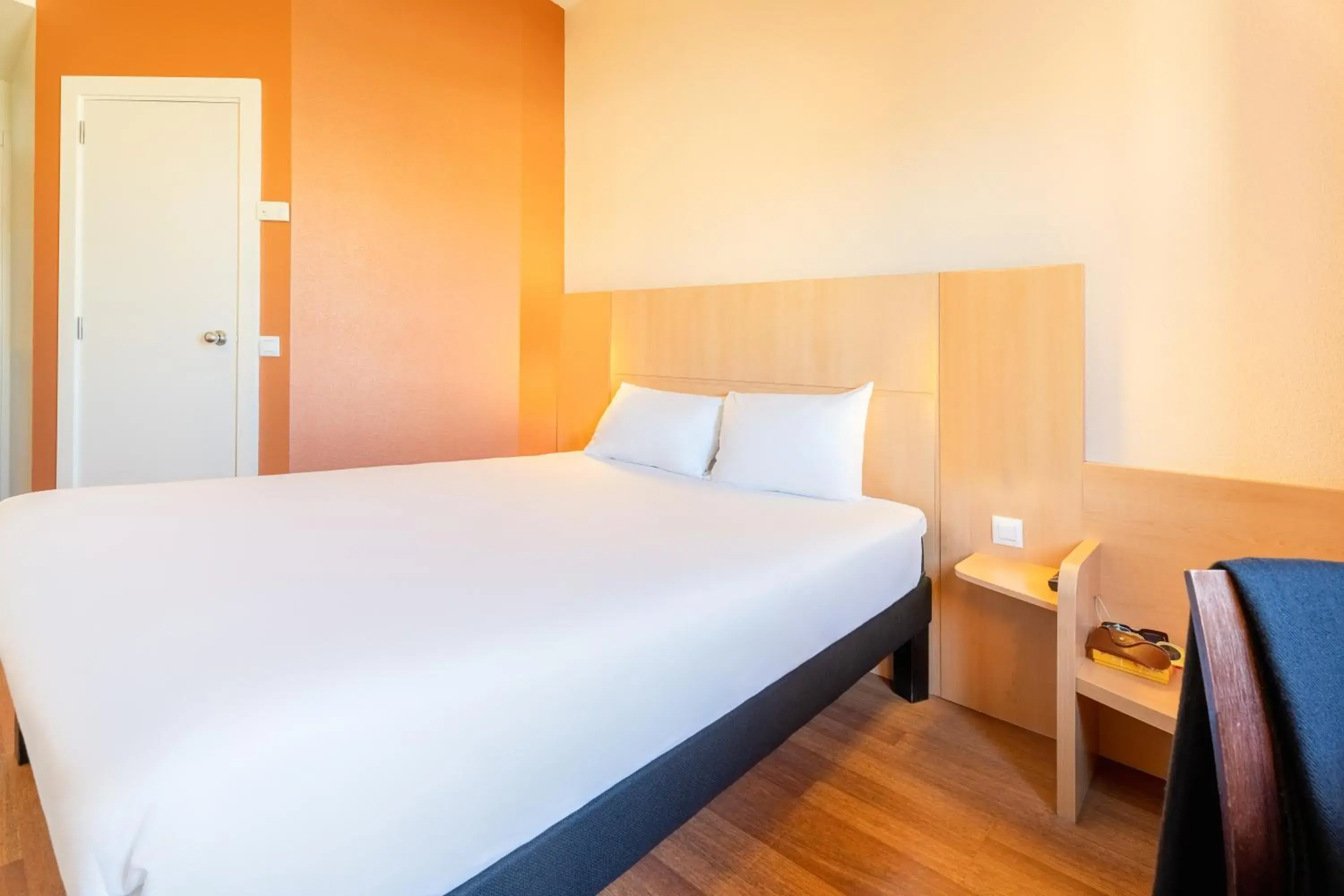 Bed in Ibis Madrid Calle Alcala