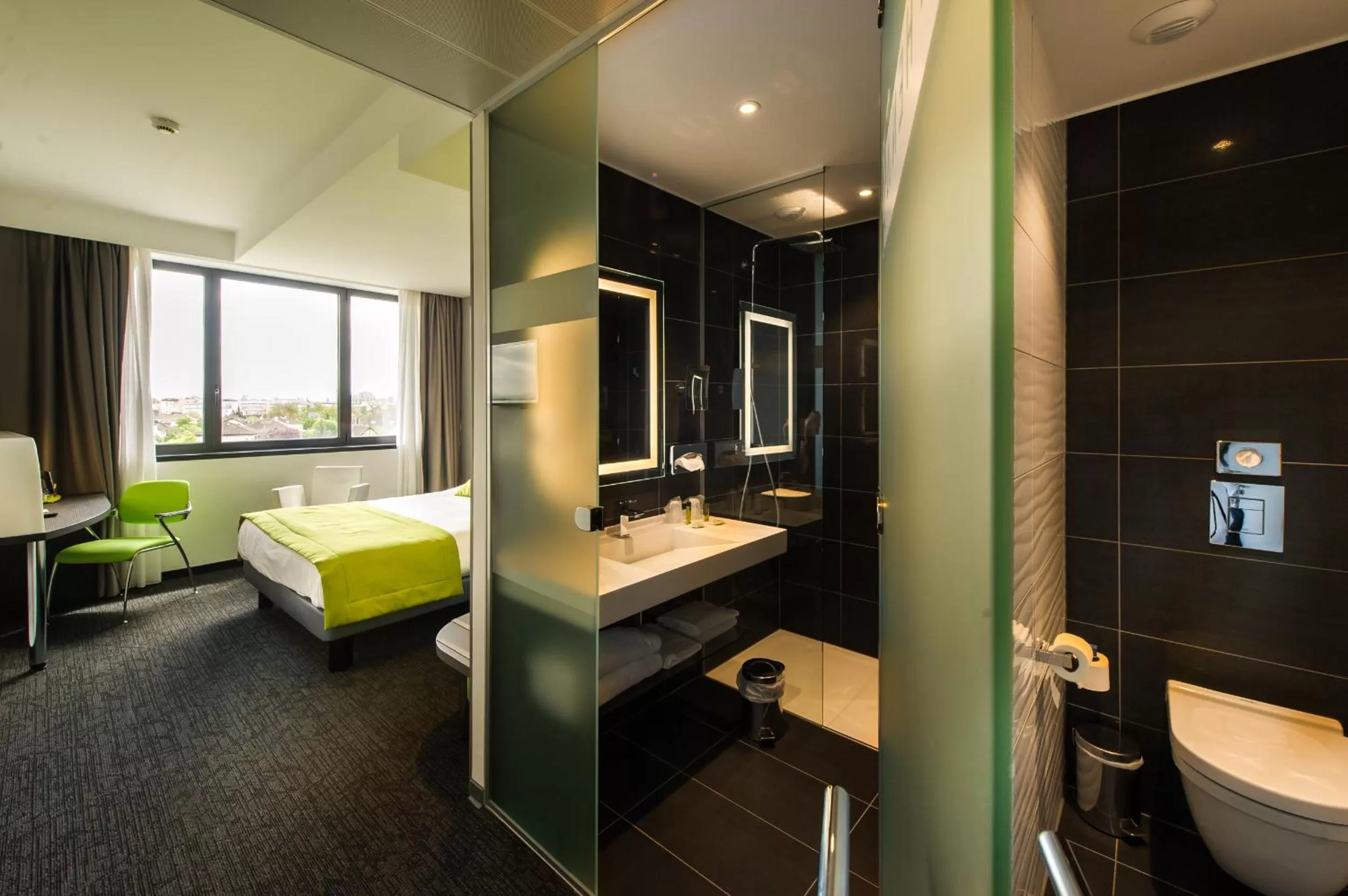 Bed in Hôtel Restaurant Athena Spa