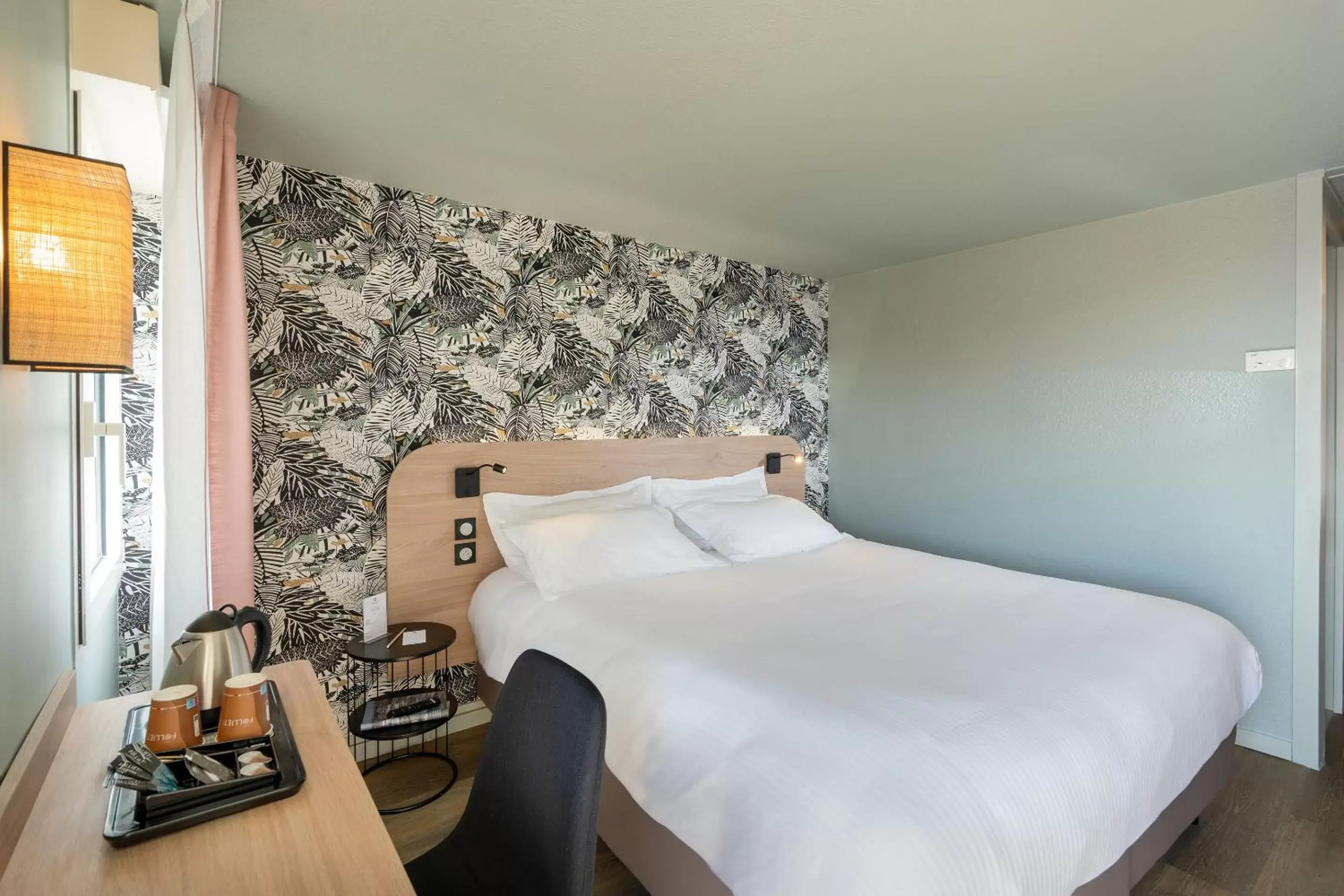 Bed in Sure Hotel by Best Western Rochefort-sur-Mer