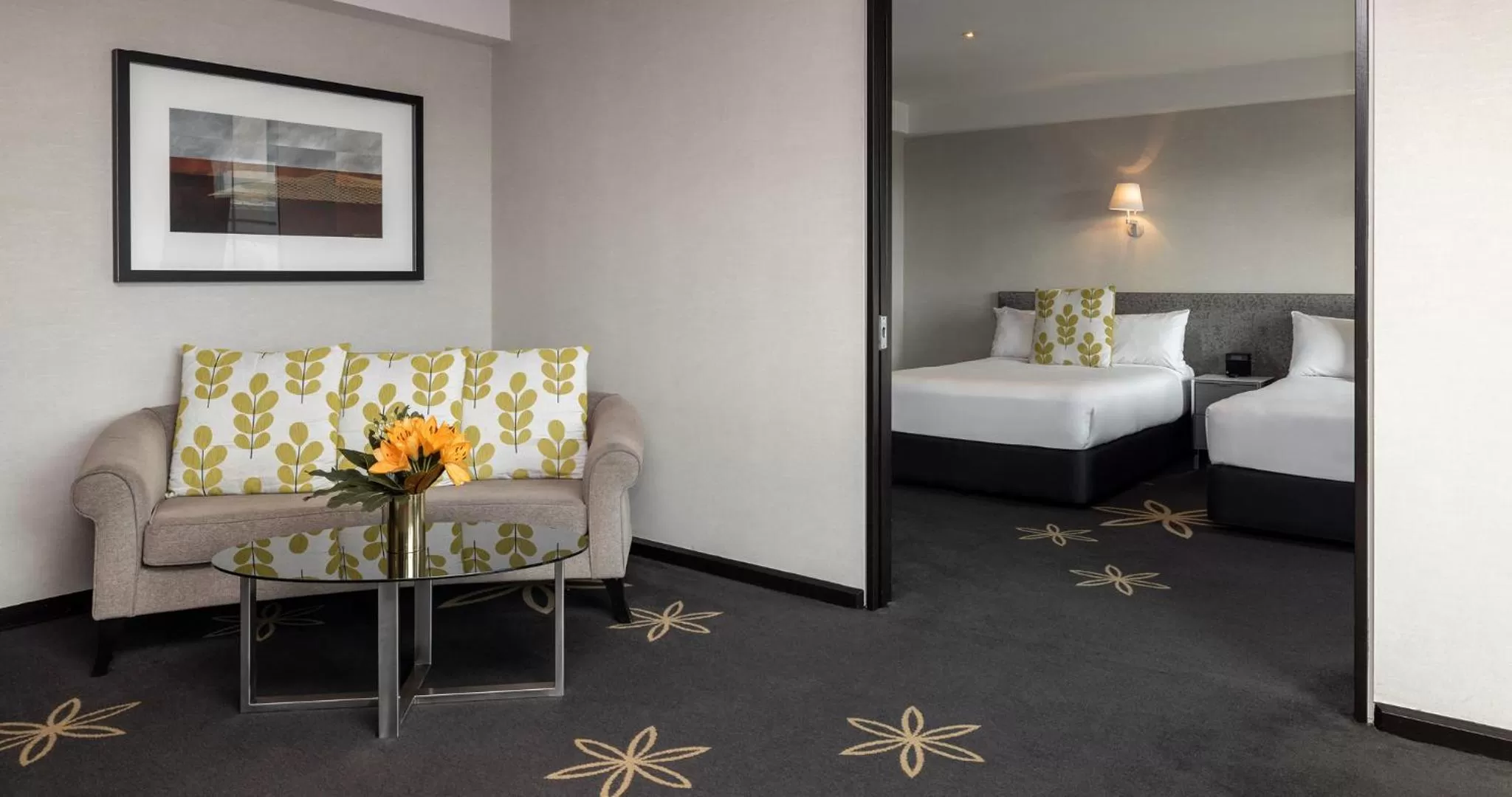 Living room, Bed in SkyCity Hotel Auckland