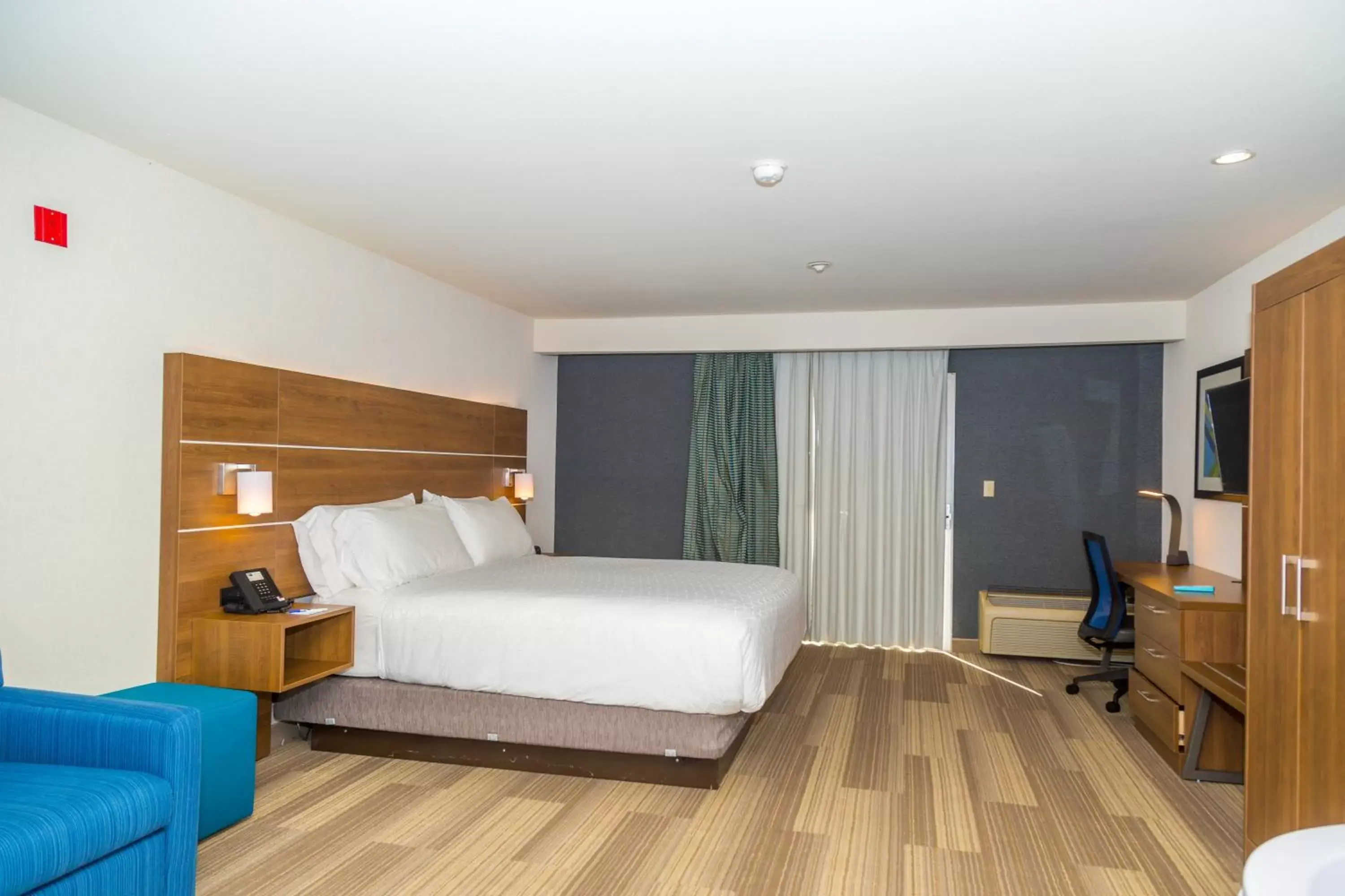 Photo of the whole room in Holiday Inn Express Hotel & Suites San Diego Airport - Old Town, an IHG Hotel