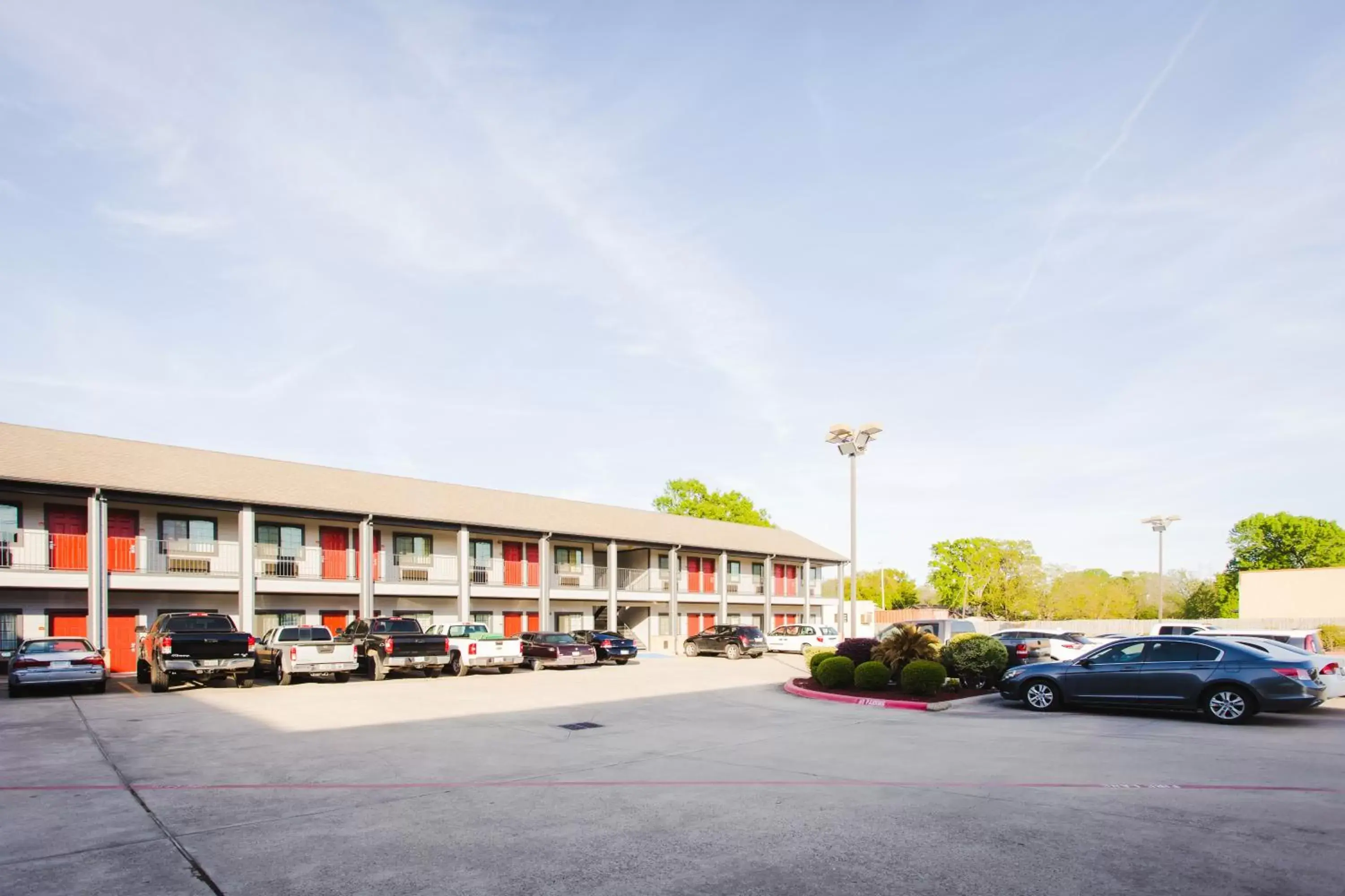 Property building in Palace Inn and Suites Baytown