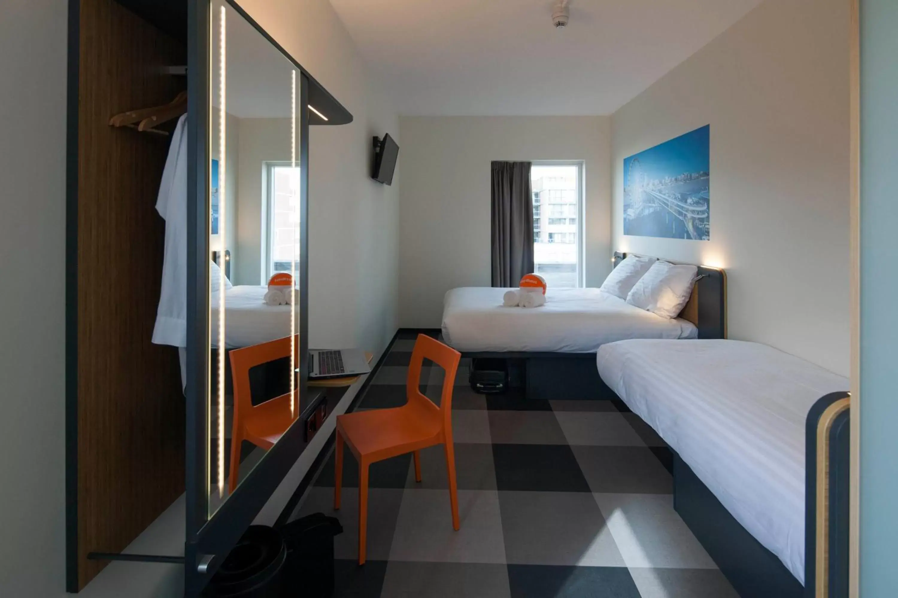 Photo of the whole room in easyHotel The Hague Scheveningen Beach