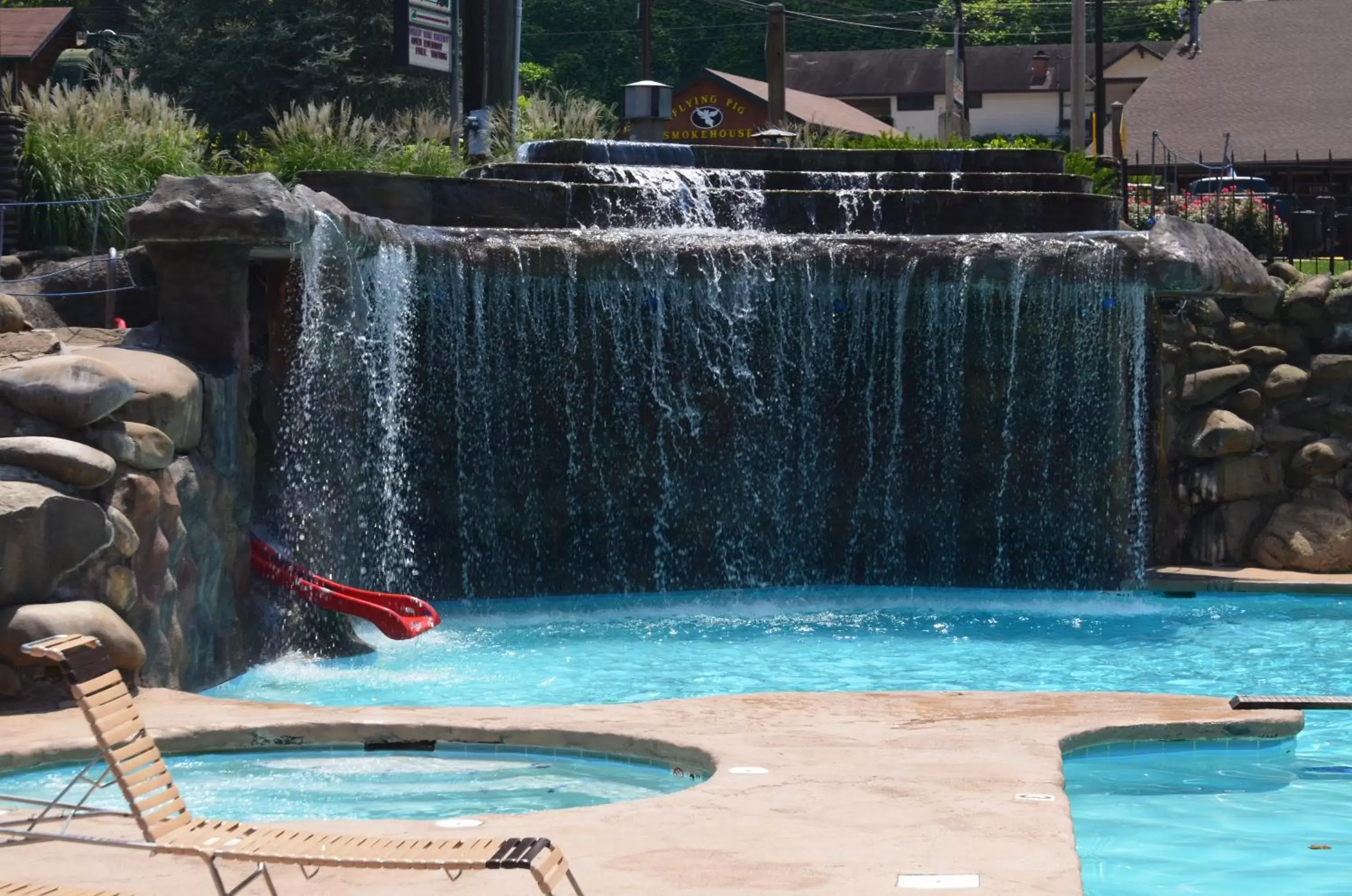 Swimming Pool in Brookside Lodge