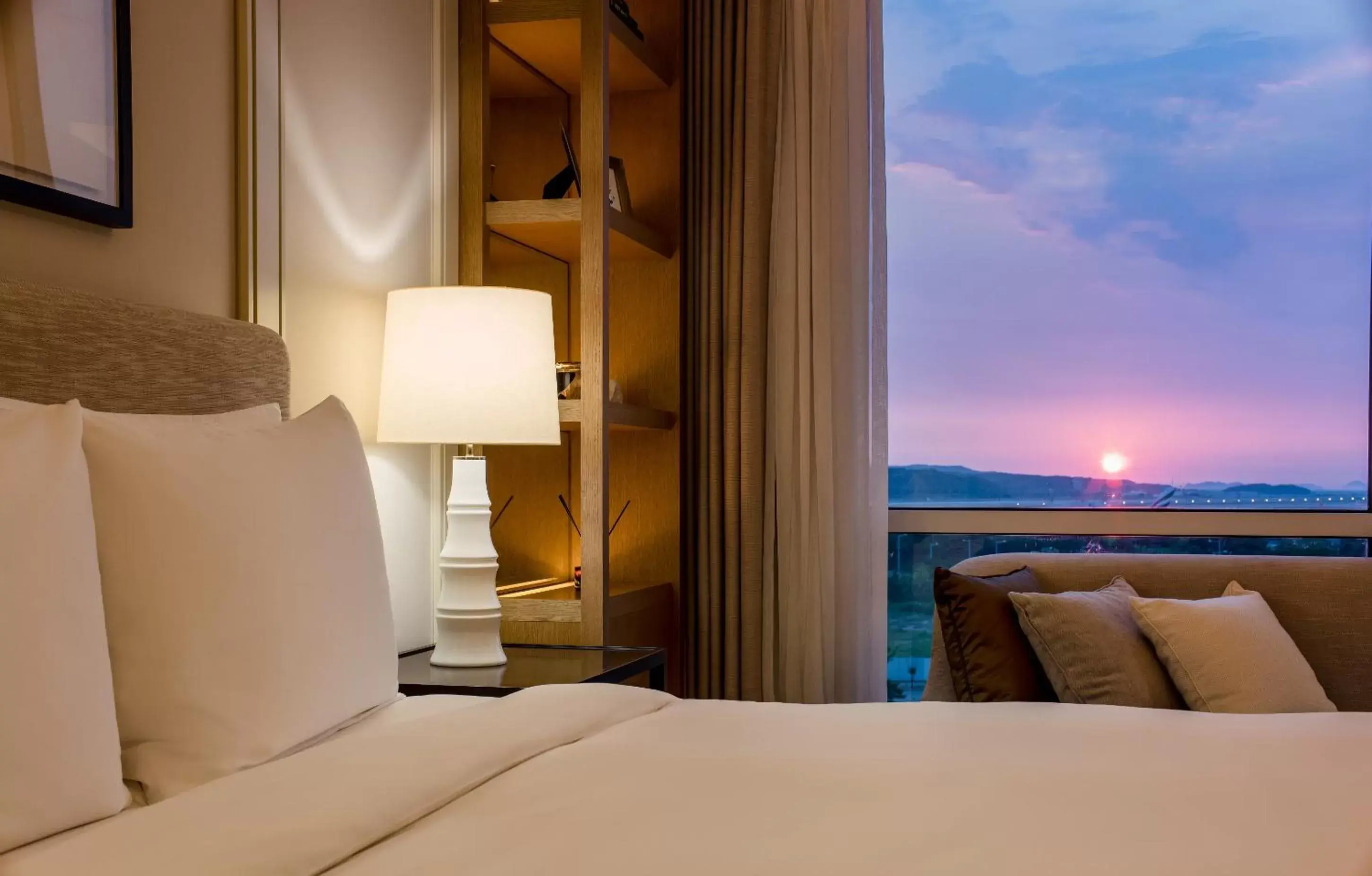 Bedroom, Bed in Paradise City Bedroom, Bed in Paradise City