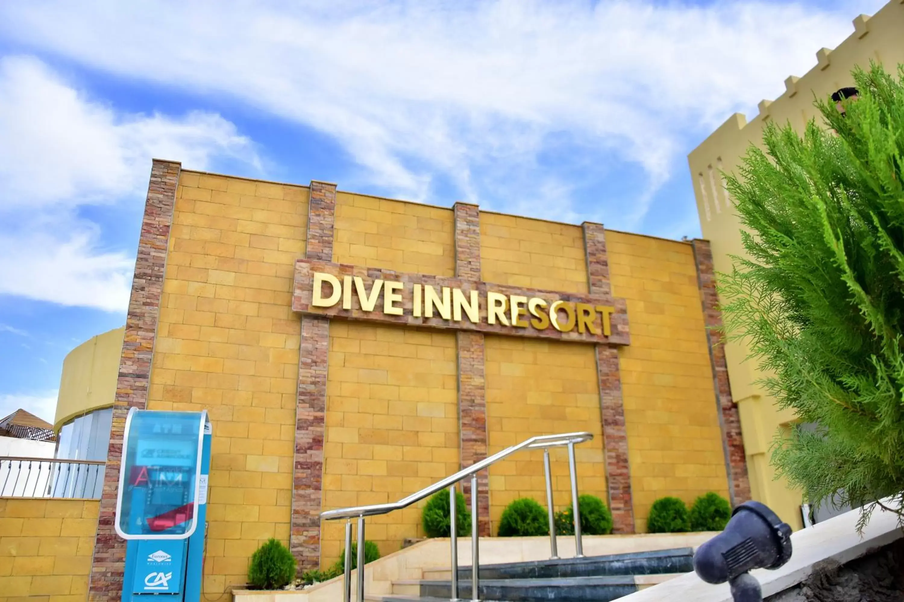 Facade/entrance, Property Building in Dive Inn Resort