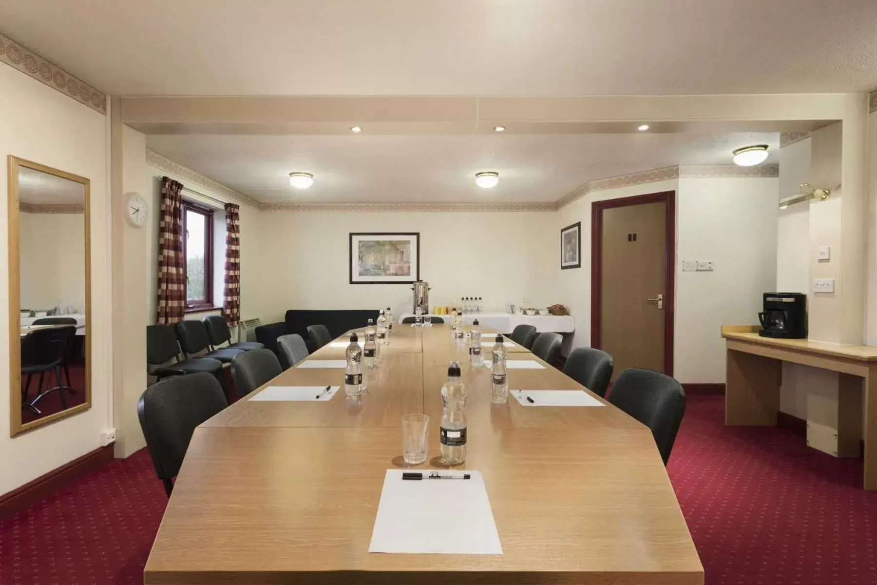 Meeting/conference room in Days Inn Tewkesbury