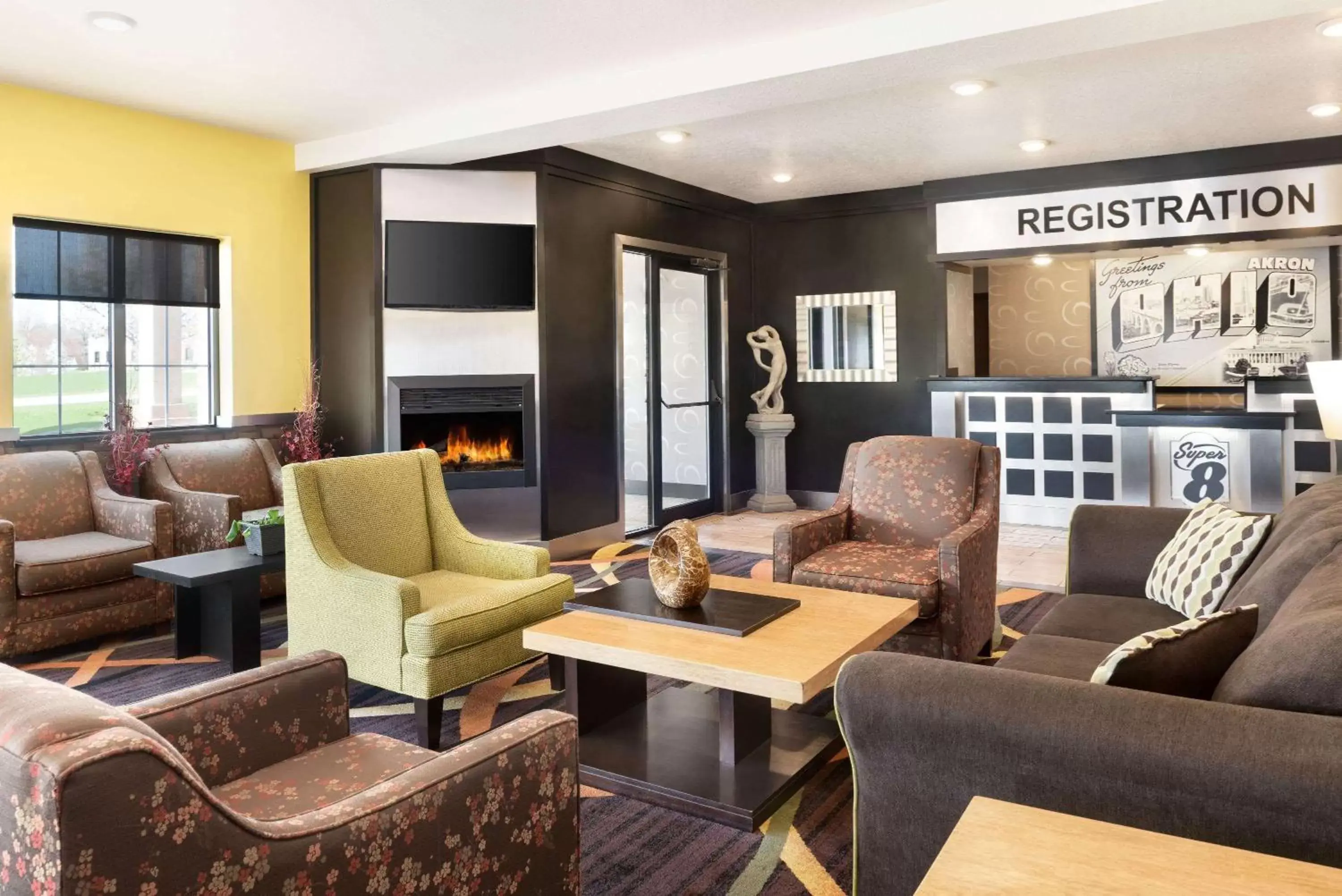 Lobby or reception in Super 8 by Wyndham Akron S/Green/Uniontown OH Lobby or reception in Super 8 by Wyndham Akron S/Green/Uniontown OH
